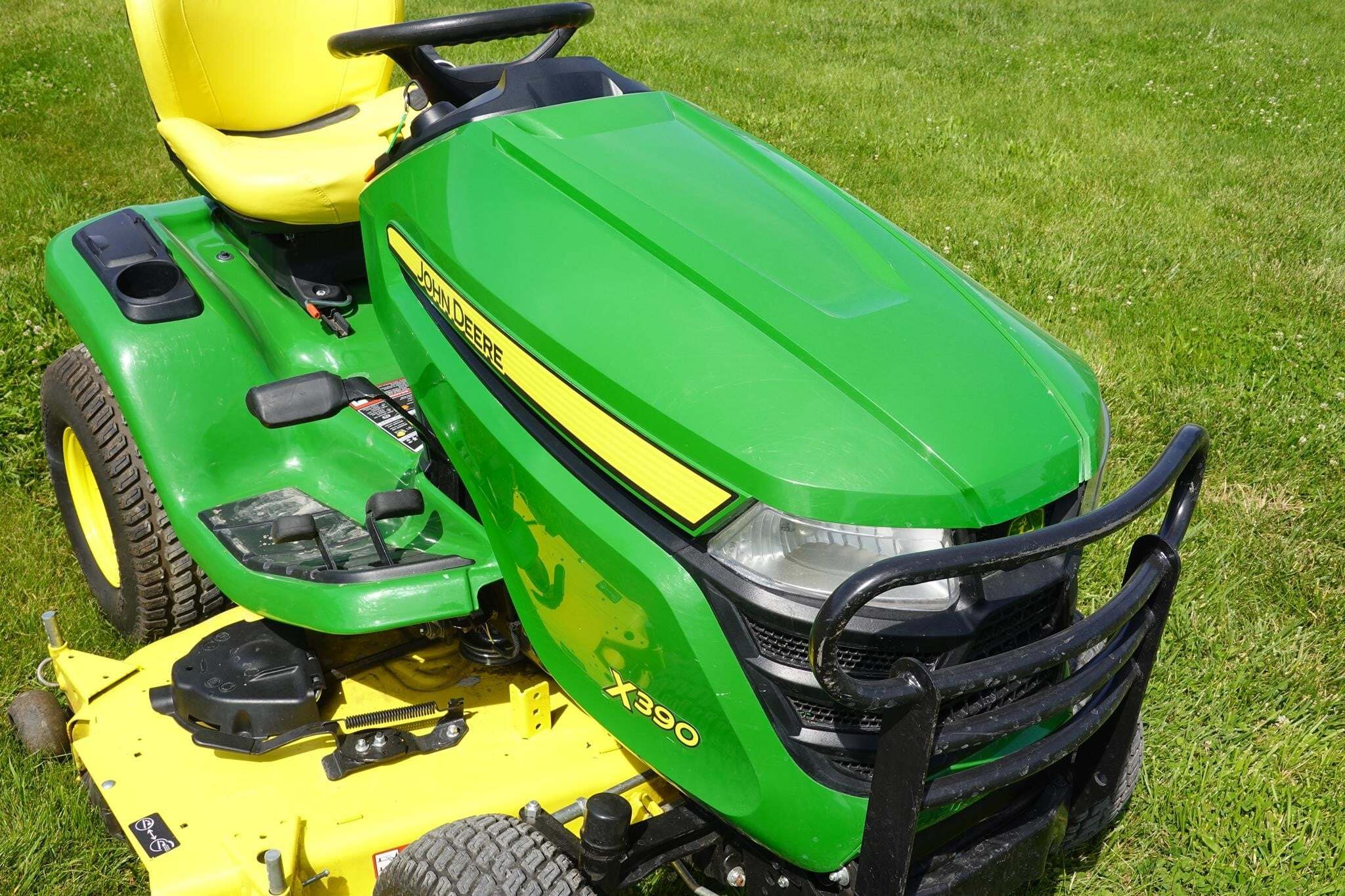 2022 John Deere X390 Lawn Mower