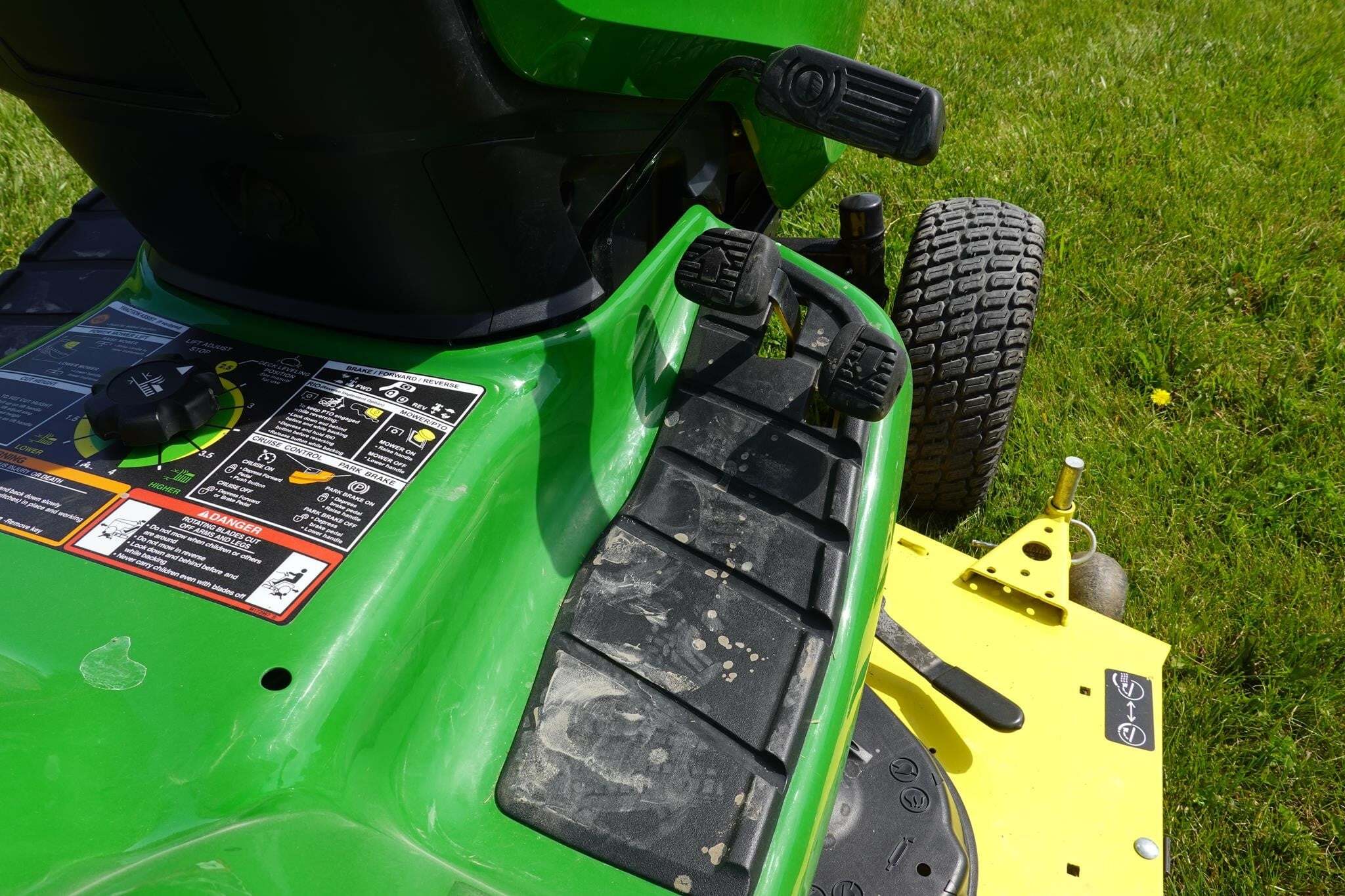 2022 John Deere X390 Lawn Mower