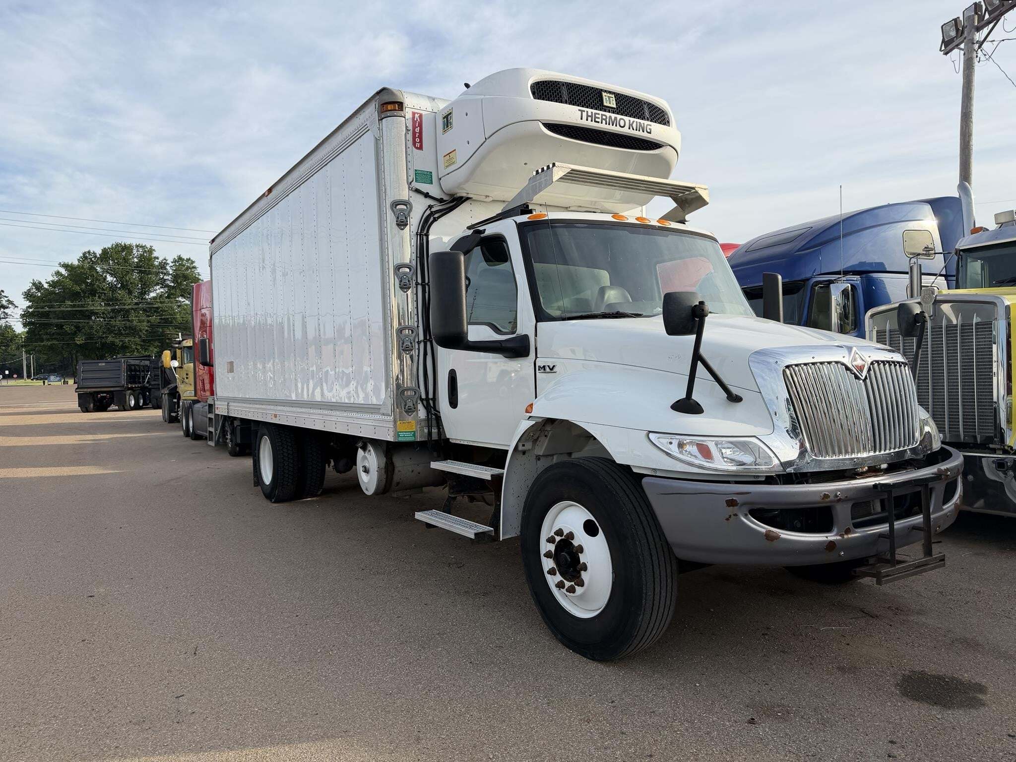 2019 International MV Box Trucks/Trailer