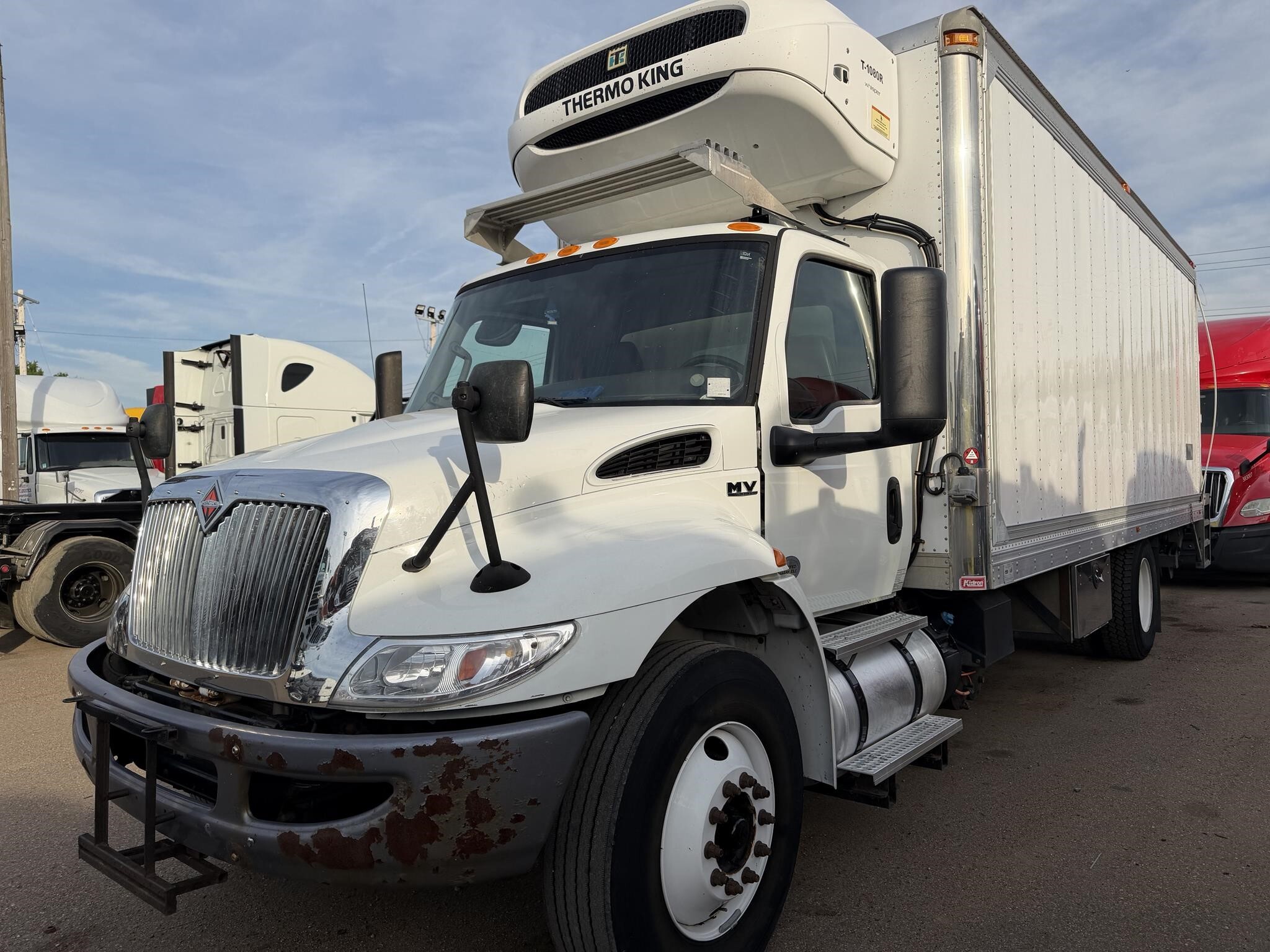 2019 International MV Box Trucks/Trailer