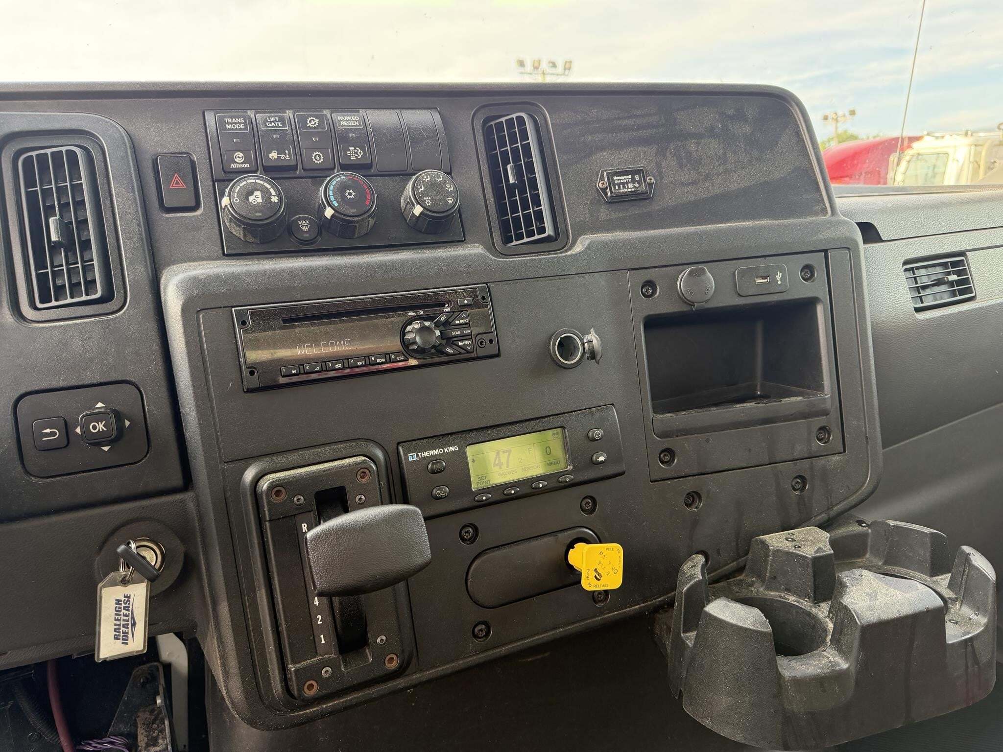 2019 International MV Box Trucks/Trailer