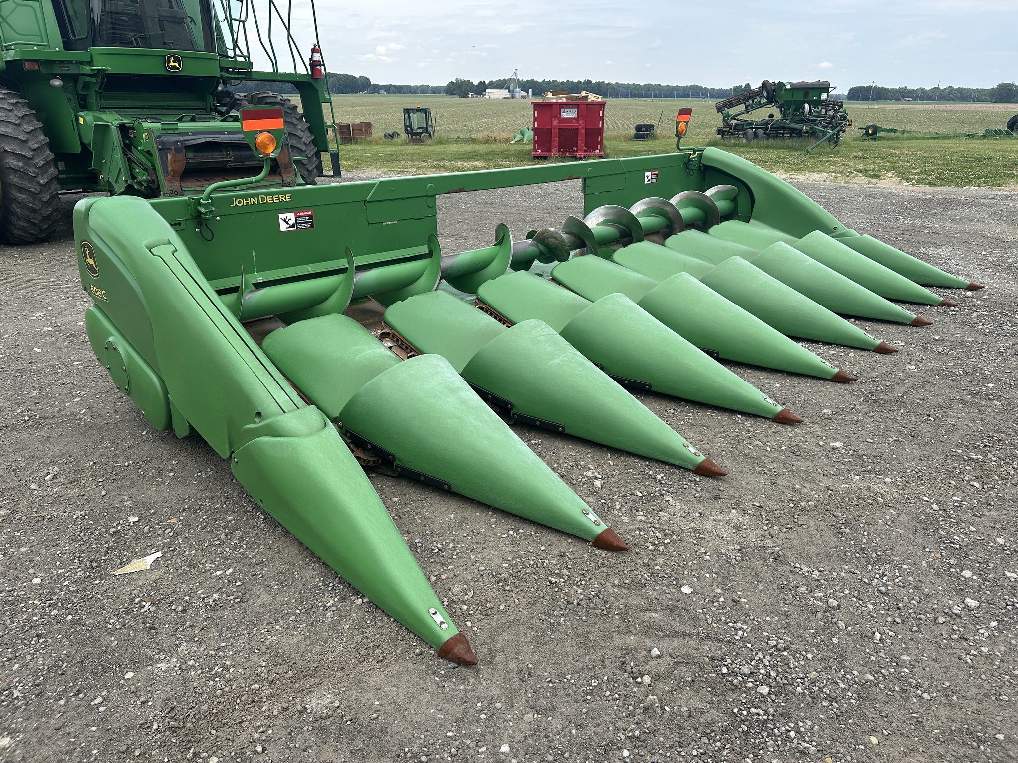2010 John Deere 608C Corn Head