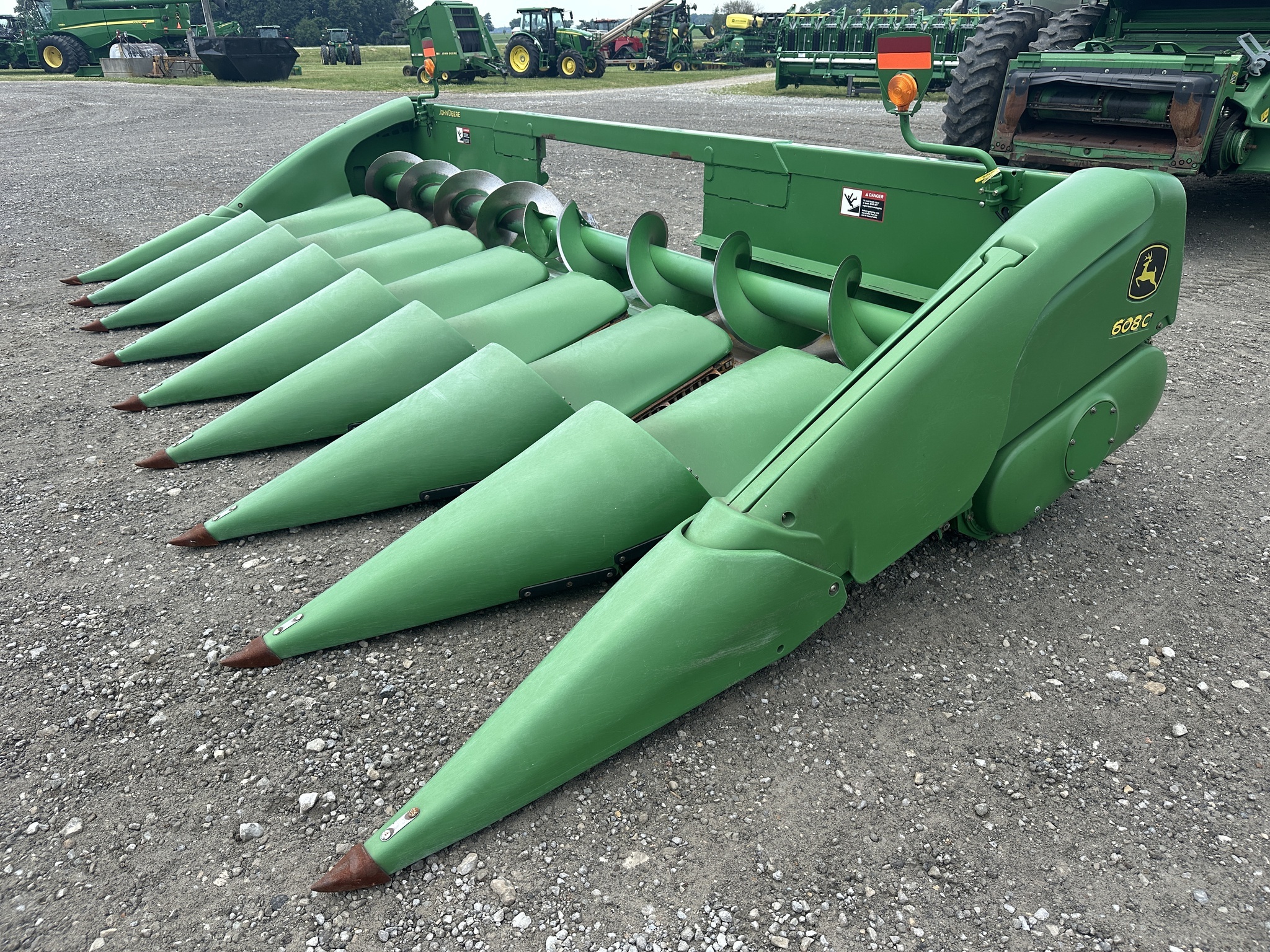 2010 John Deere 608C Corn Head