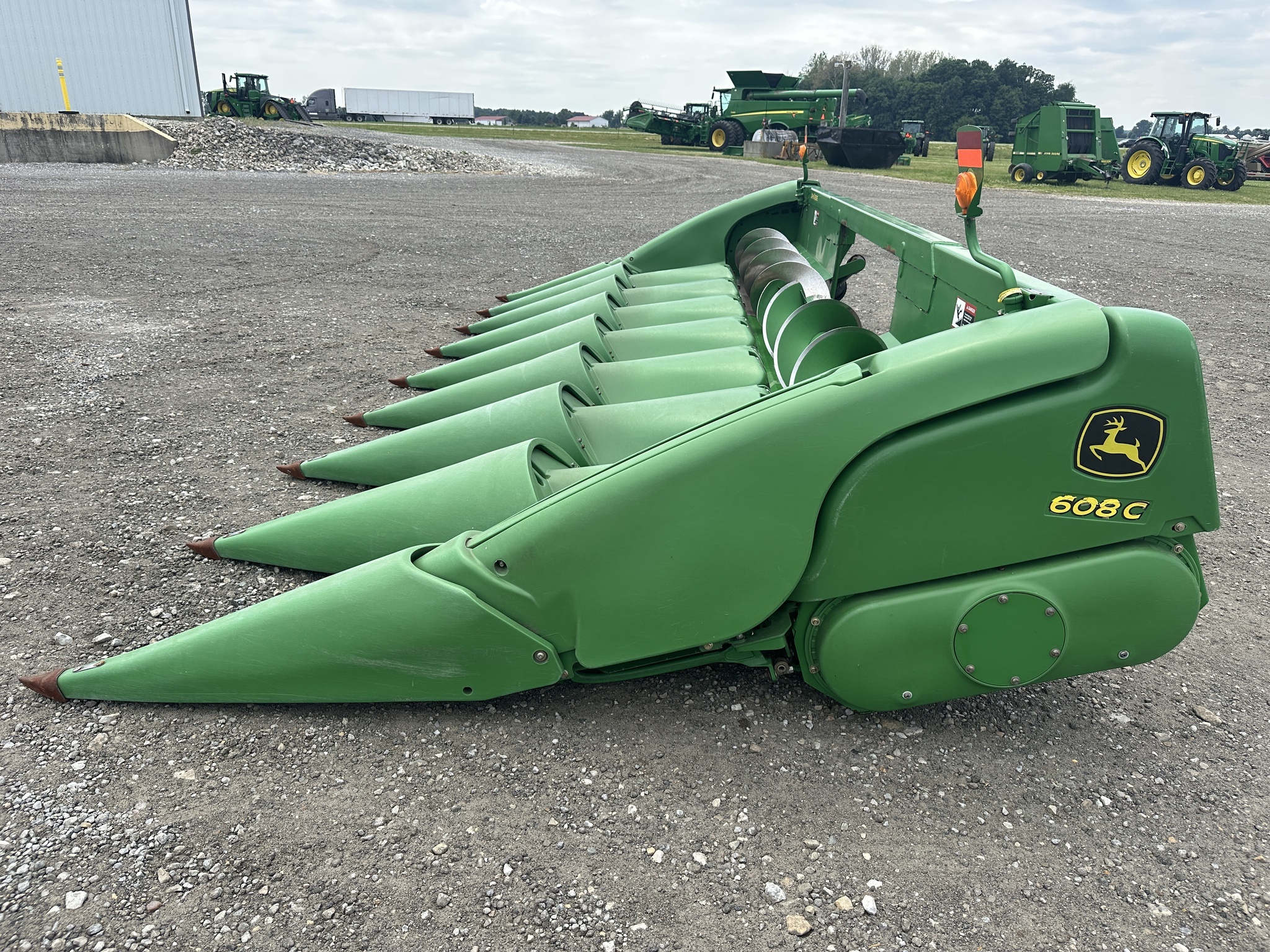2010 John Deere 608C Corn Head