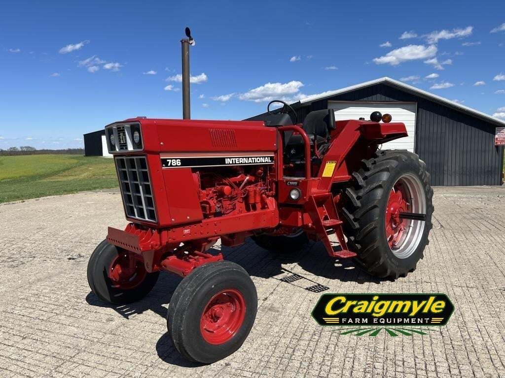 1981 International 786 Tractor