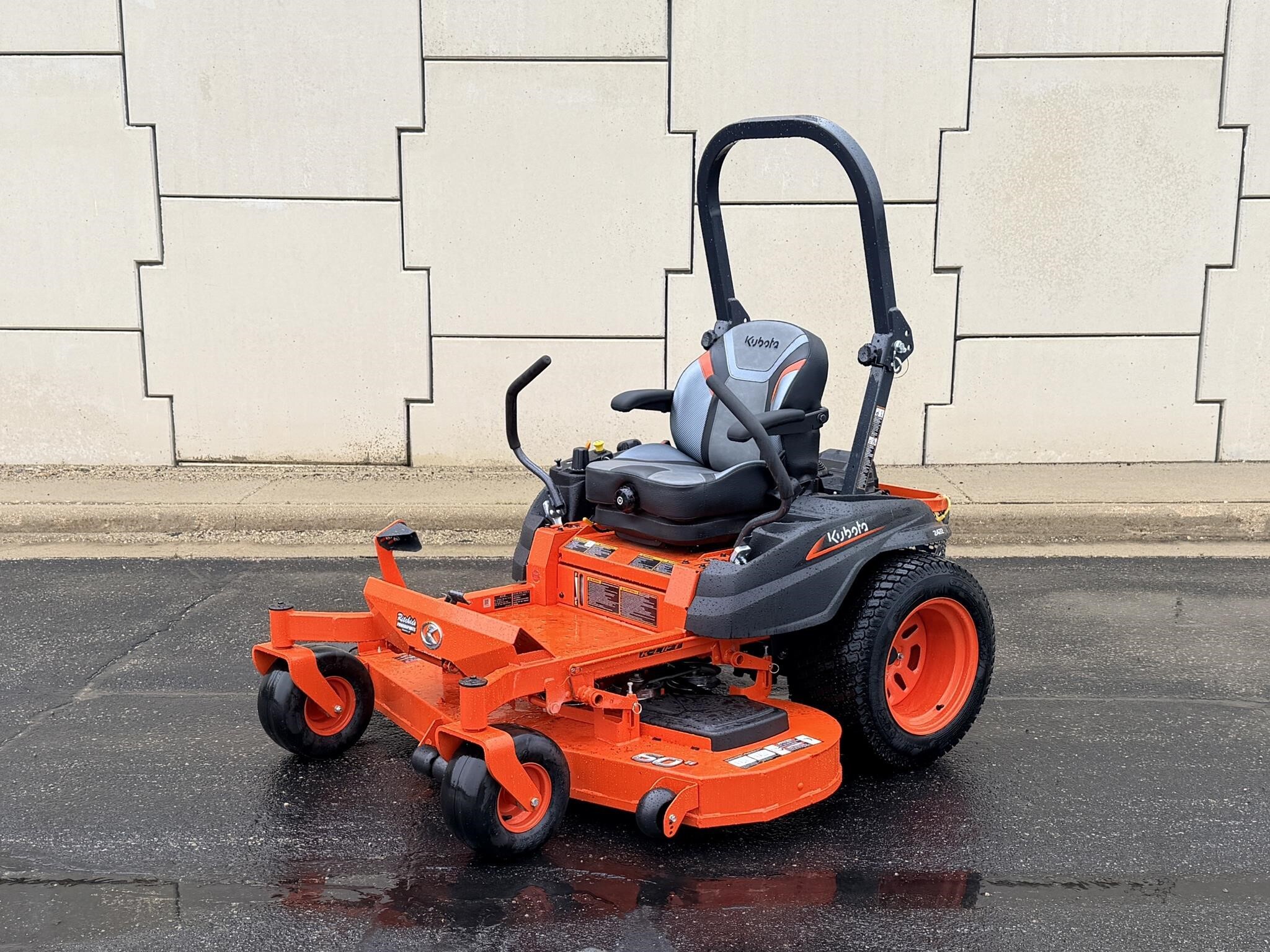 2026 Kubota Z422 Lawn Mower