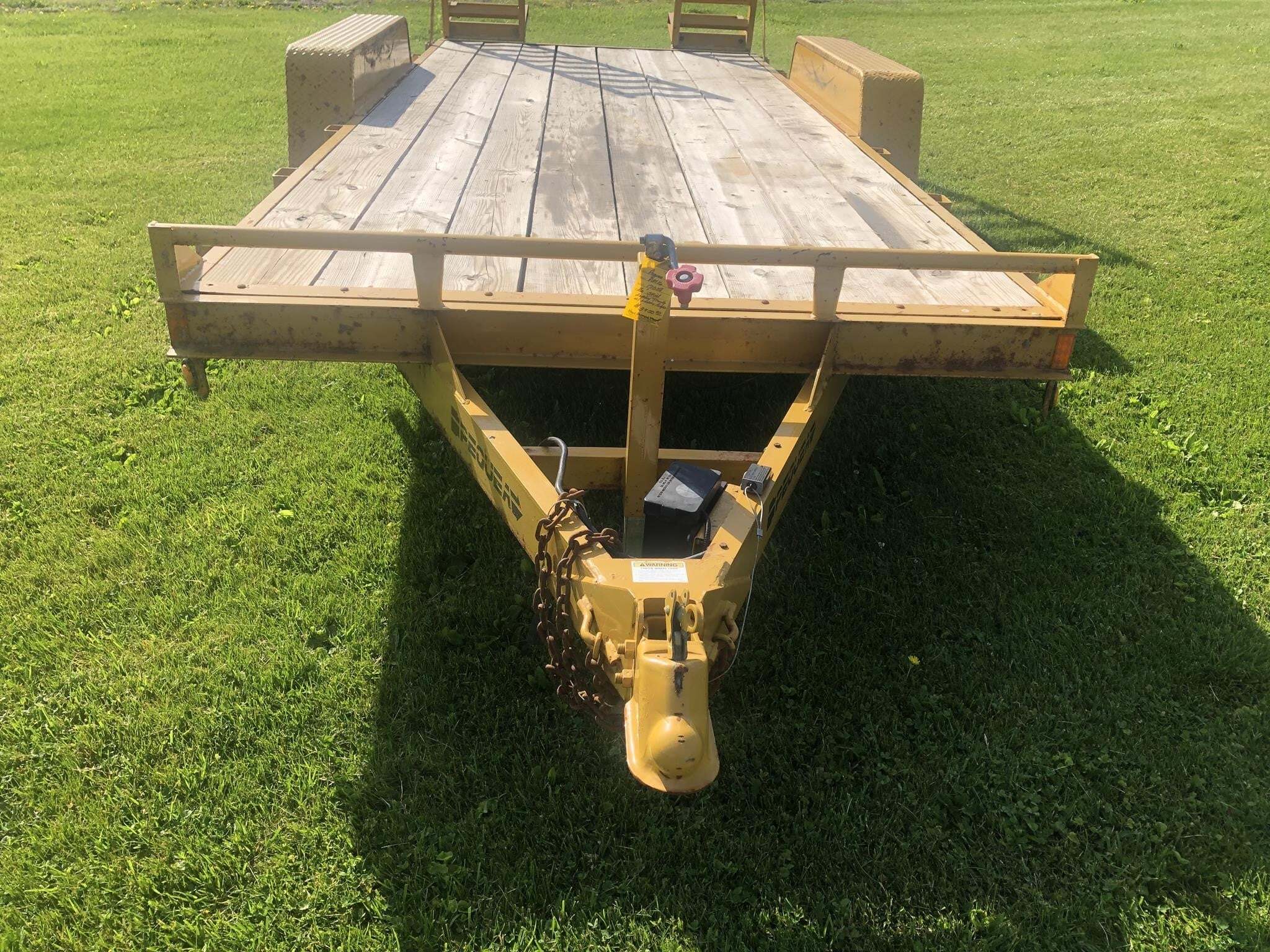 2005 Pequea MP16 Flatbed Trucks/Trailer