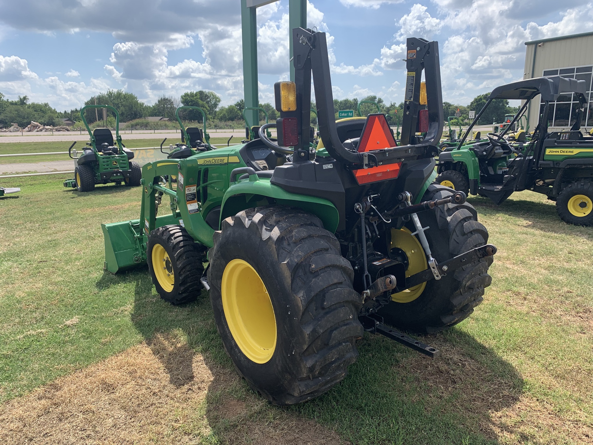 2023 John Deere 3025E Tractor