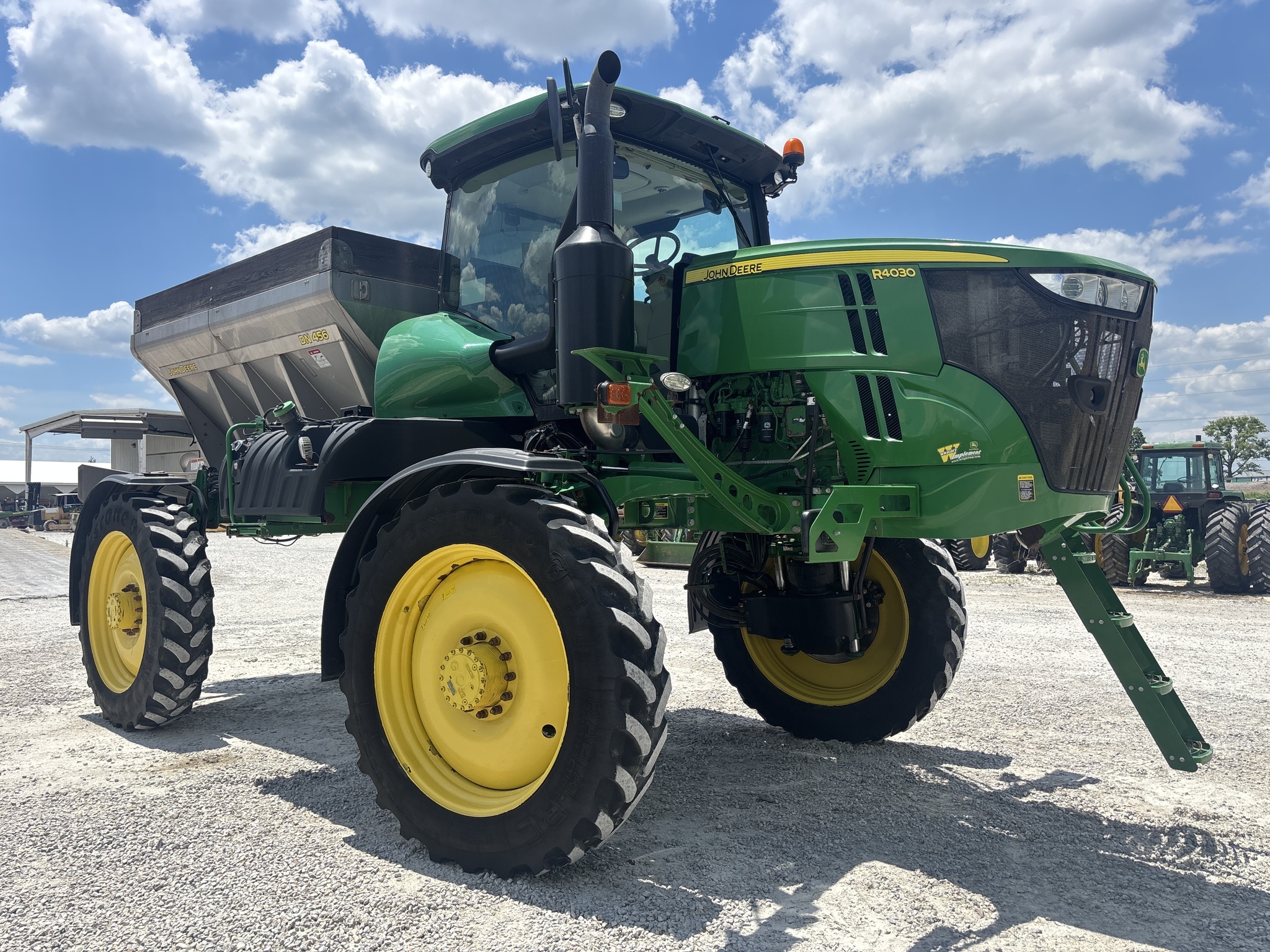 2018 John Deere R4030 Self-Propelled Sprayer