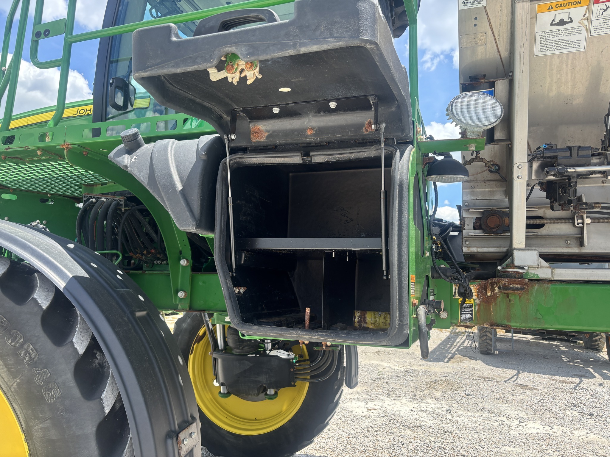 2018 John Deere R4030 Self-Propelled Sprayer