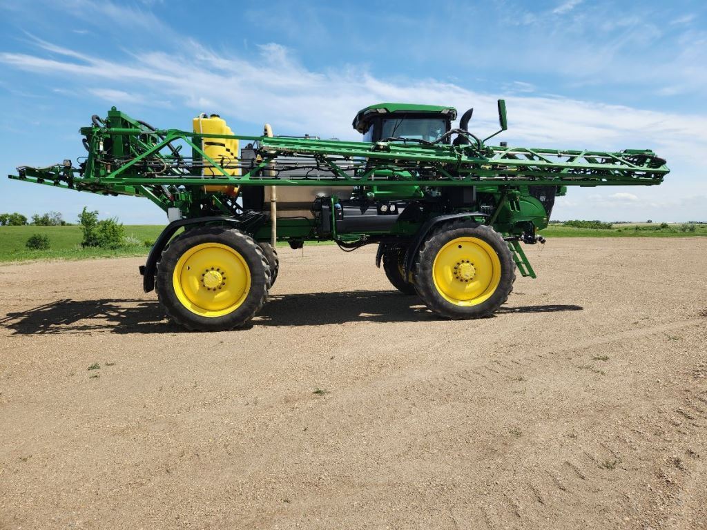 2022 John Deere 410R Self-Propelled Sprayer