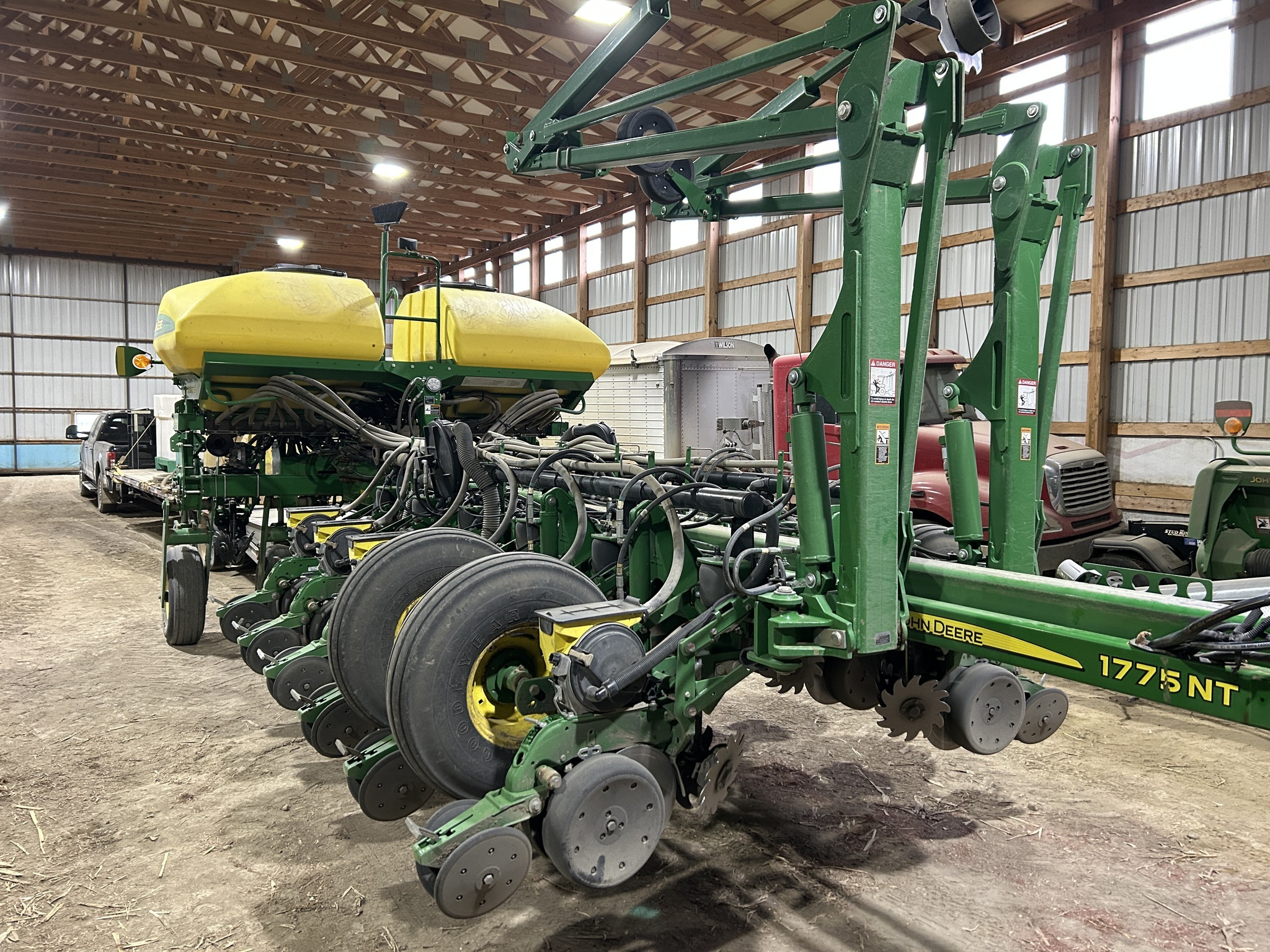 2016 John Deere 1775NT Planter