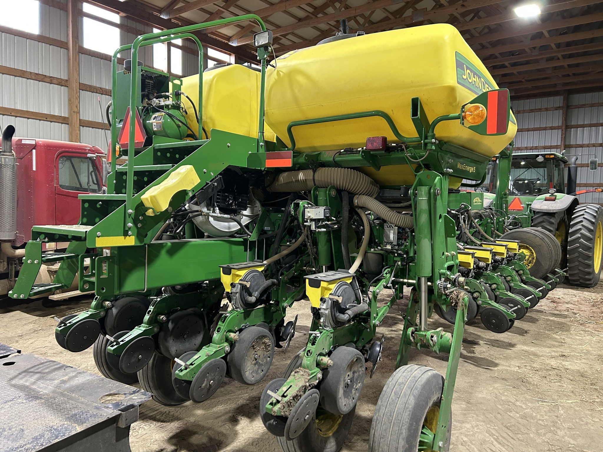 2016 John Deere 1775NT Planter