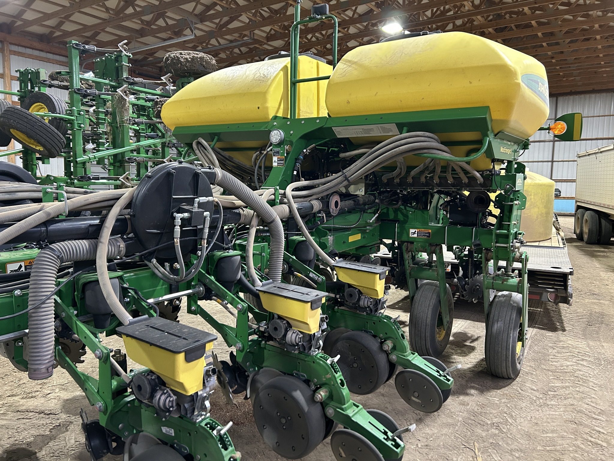 2016 John Deere 1775NT Planter