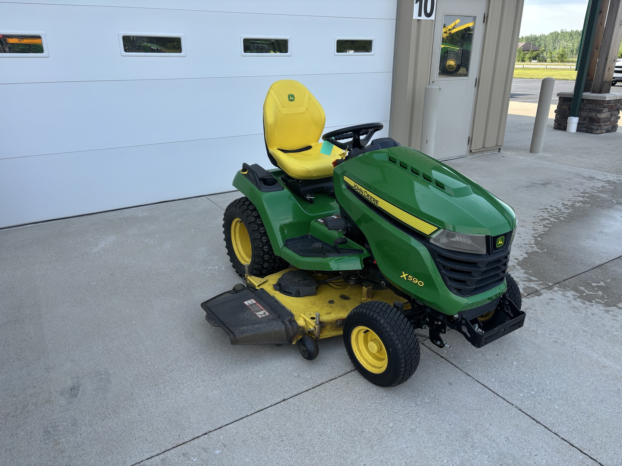 2020 John Deere X590 Lawn Mower