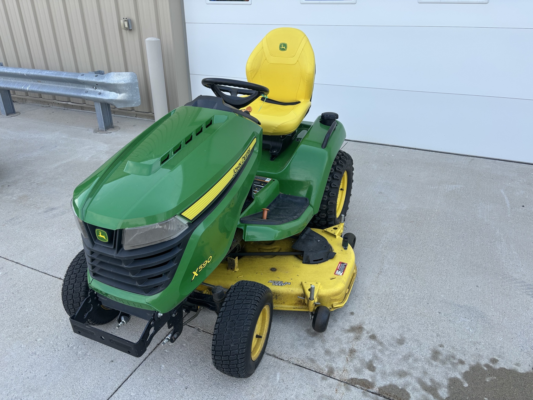 2020 John Deere X590 Lawn Mower