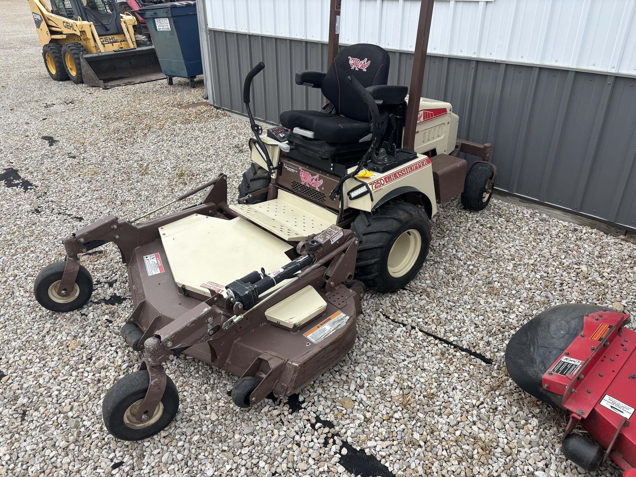 2023 Grasshopper 725DT6 Lawn Mower