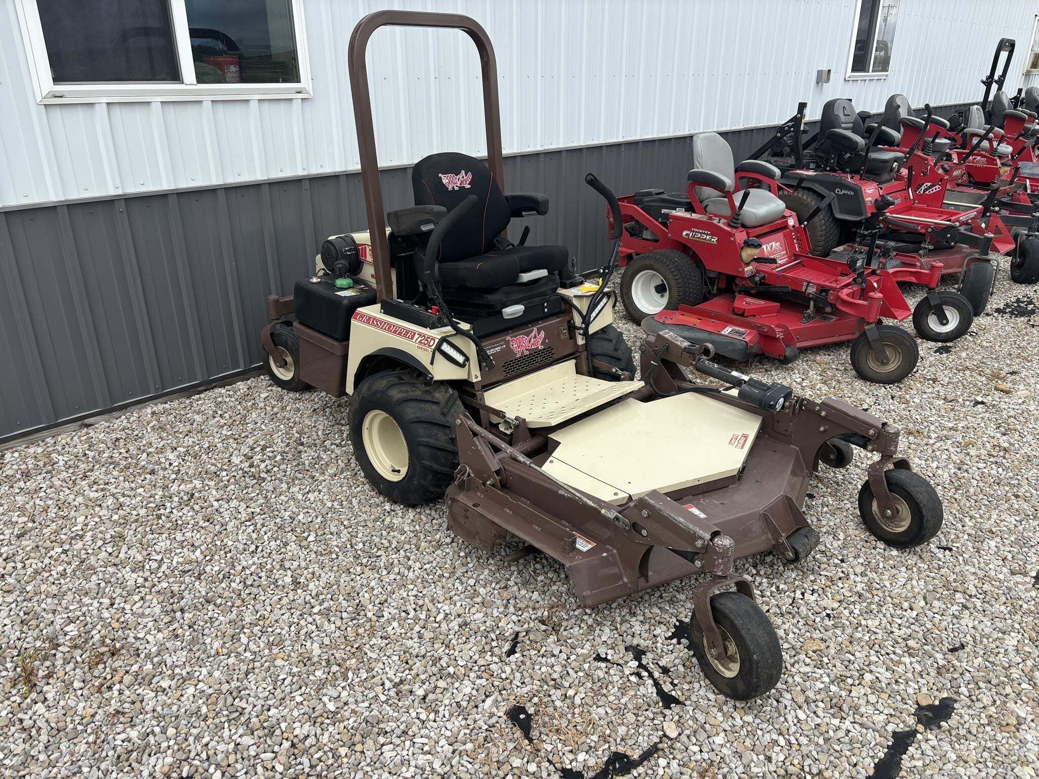 2023 Grasshopper 725DT6 Lawn Mower