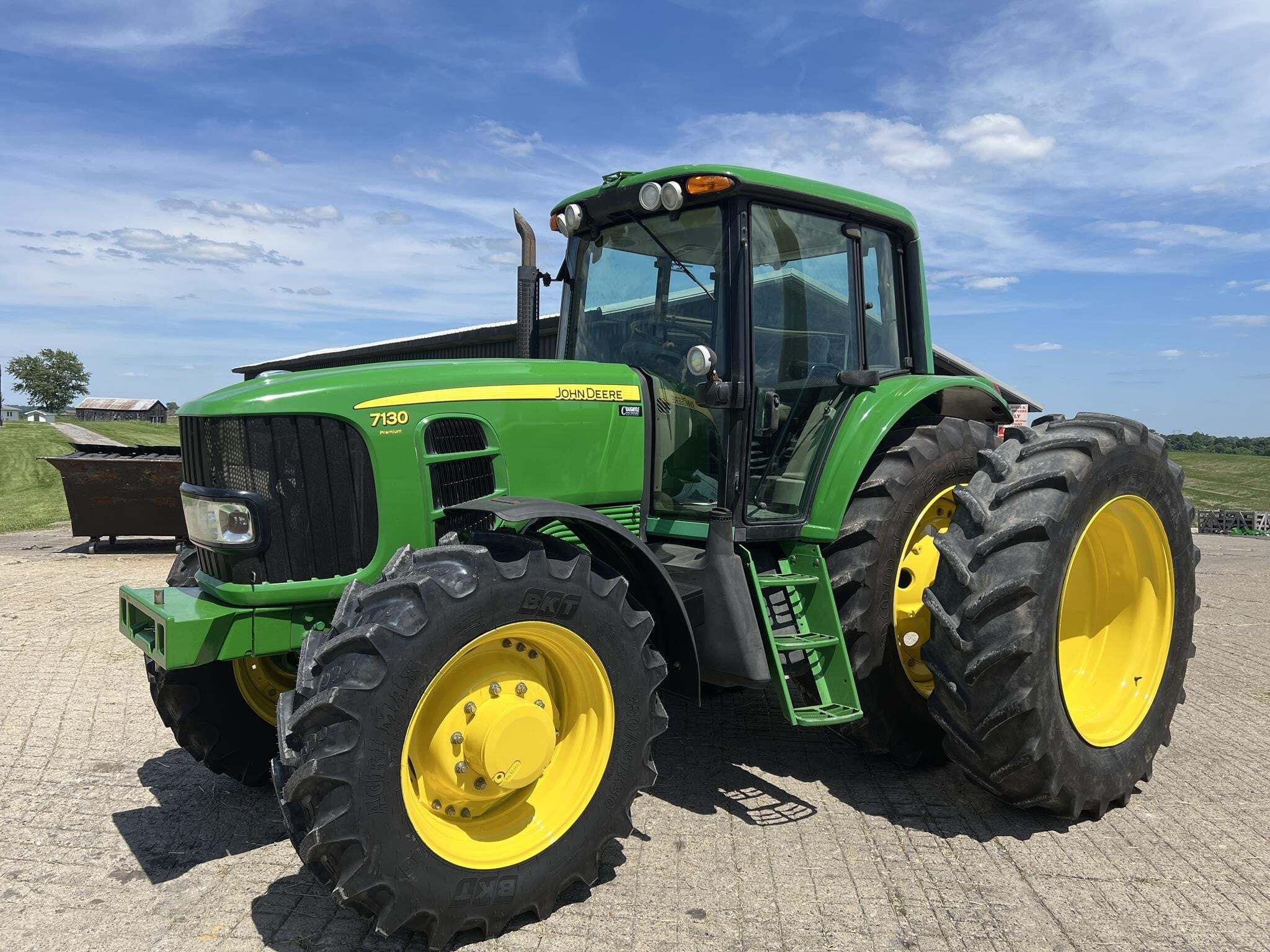 2008 John Deere 7130 Premium Tractor