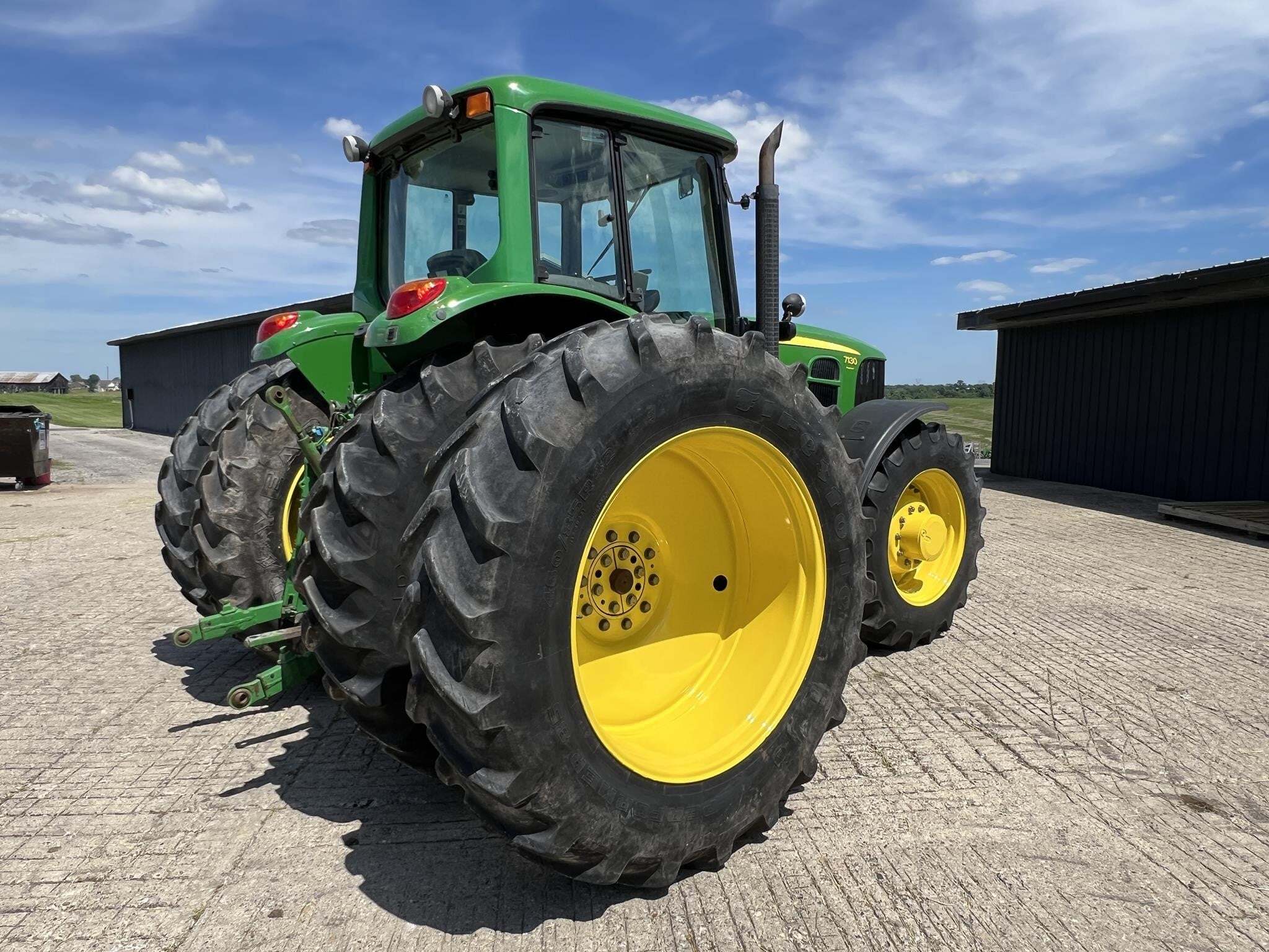2008 John Deere 7130 Premium Tractor