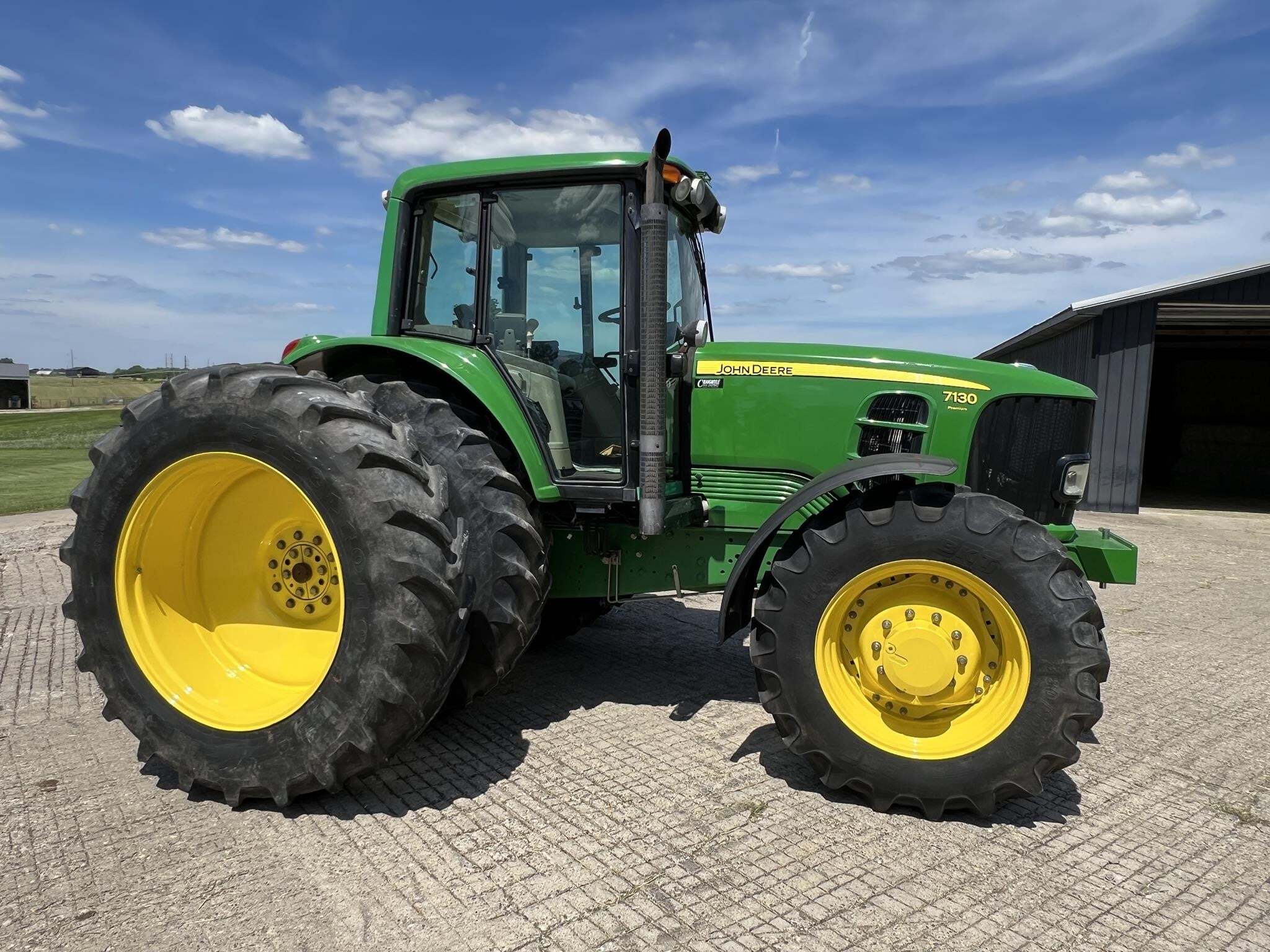 2008 John Deere 7130 Premium Tractor