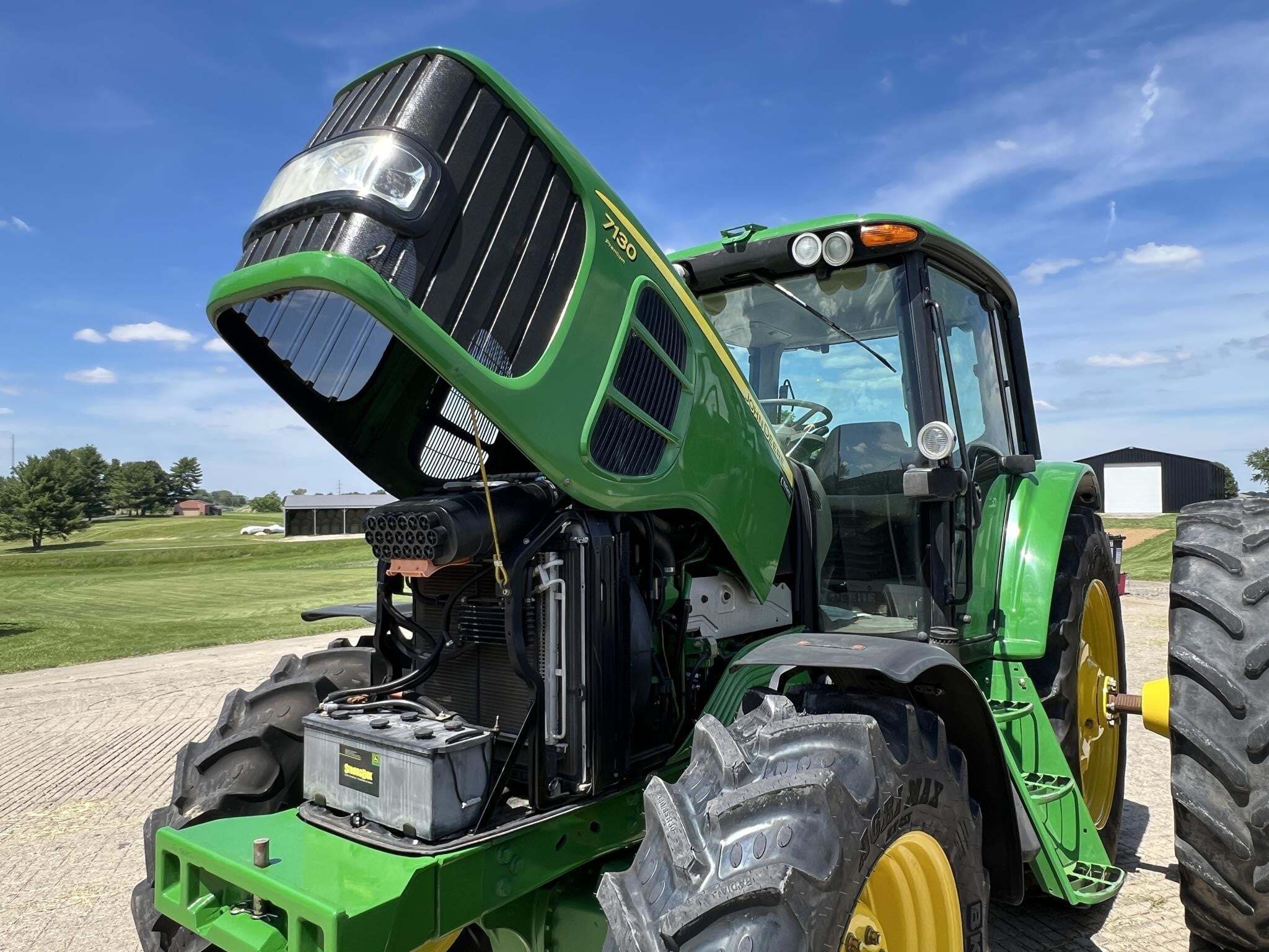 2008 John Deere 7130 Premium Tractor
