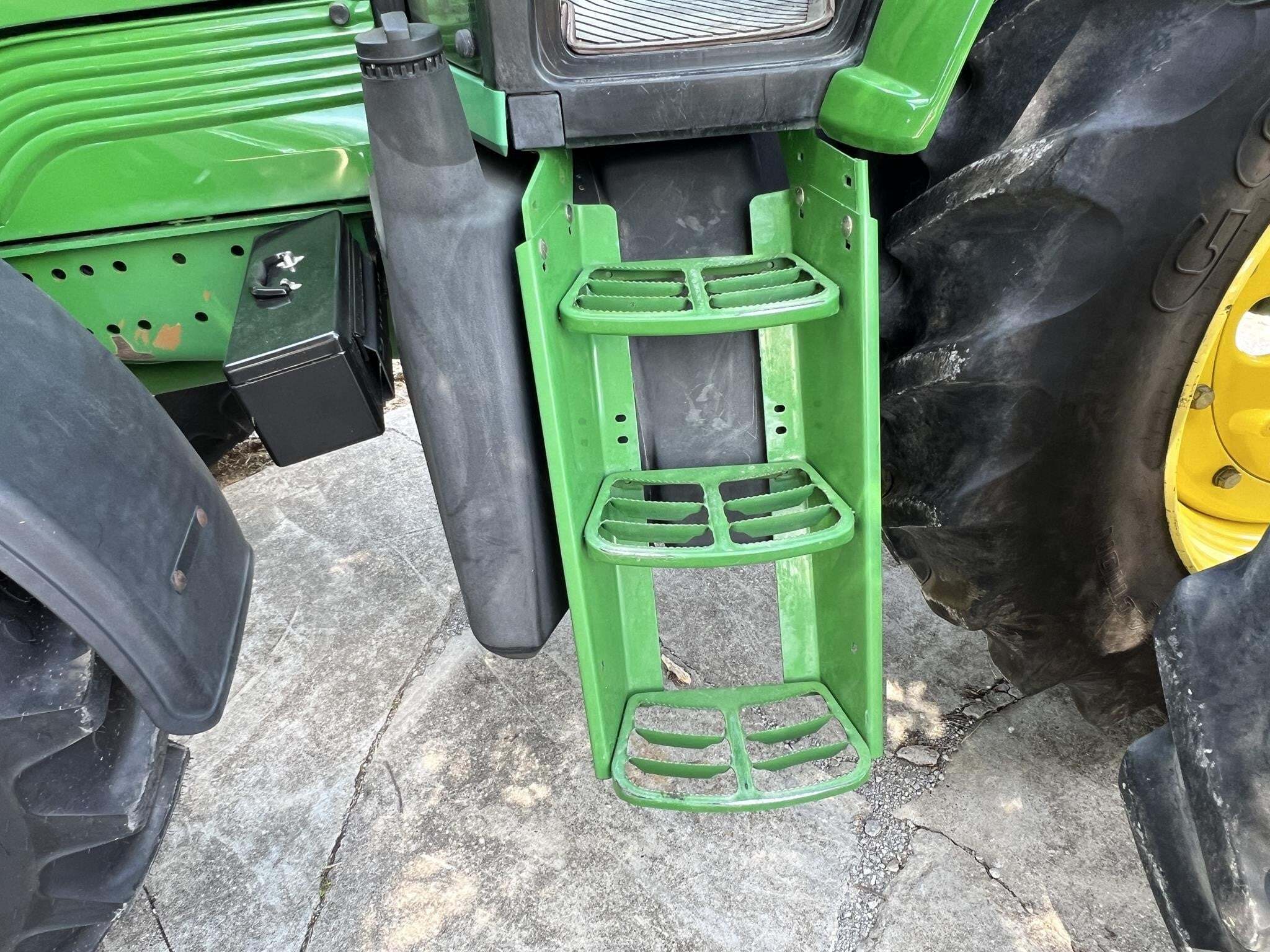 2008 John Deere 7130 Premium Tractor
