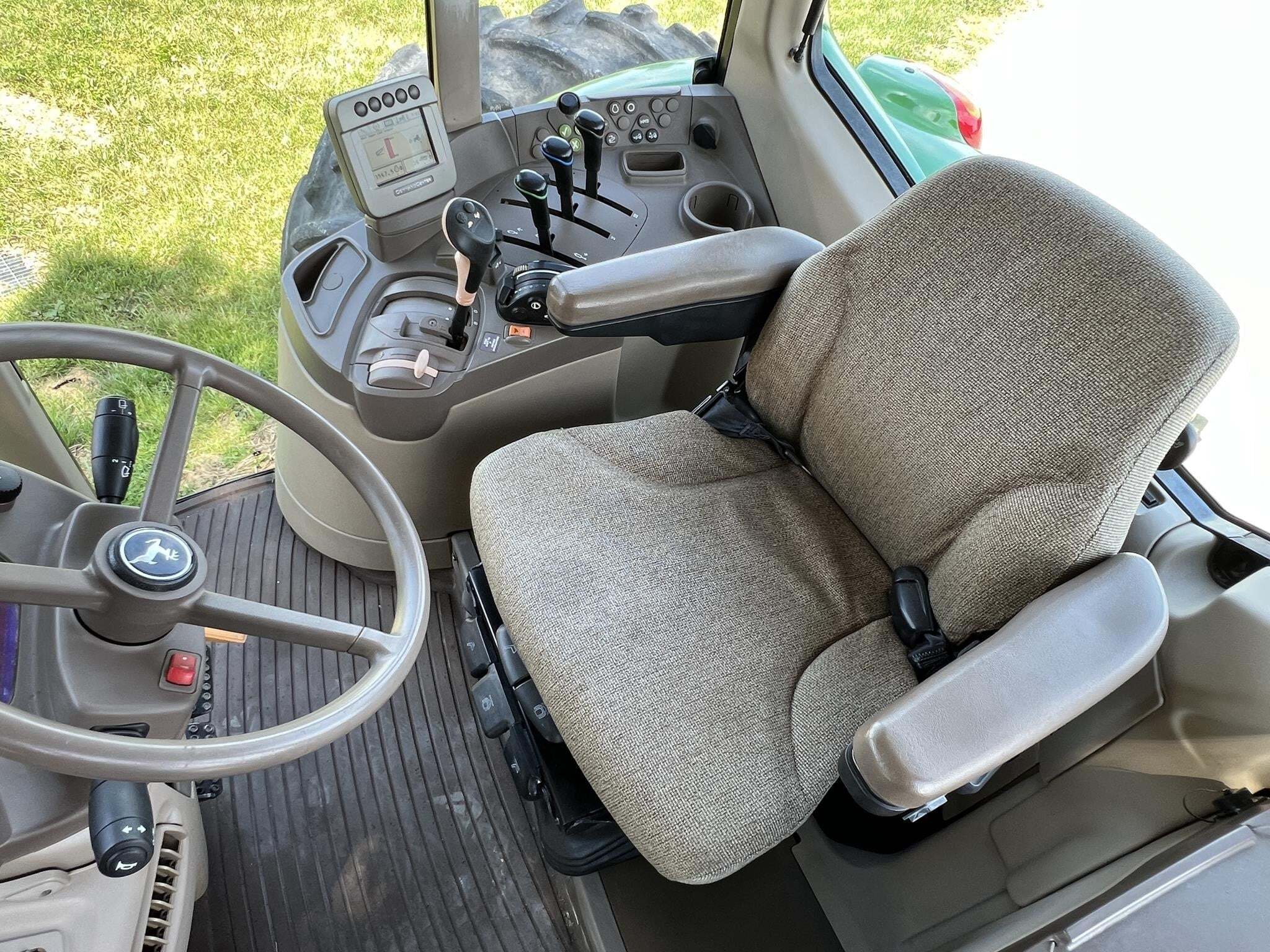 2008 John Deere 7130 Premium Tractor