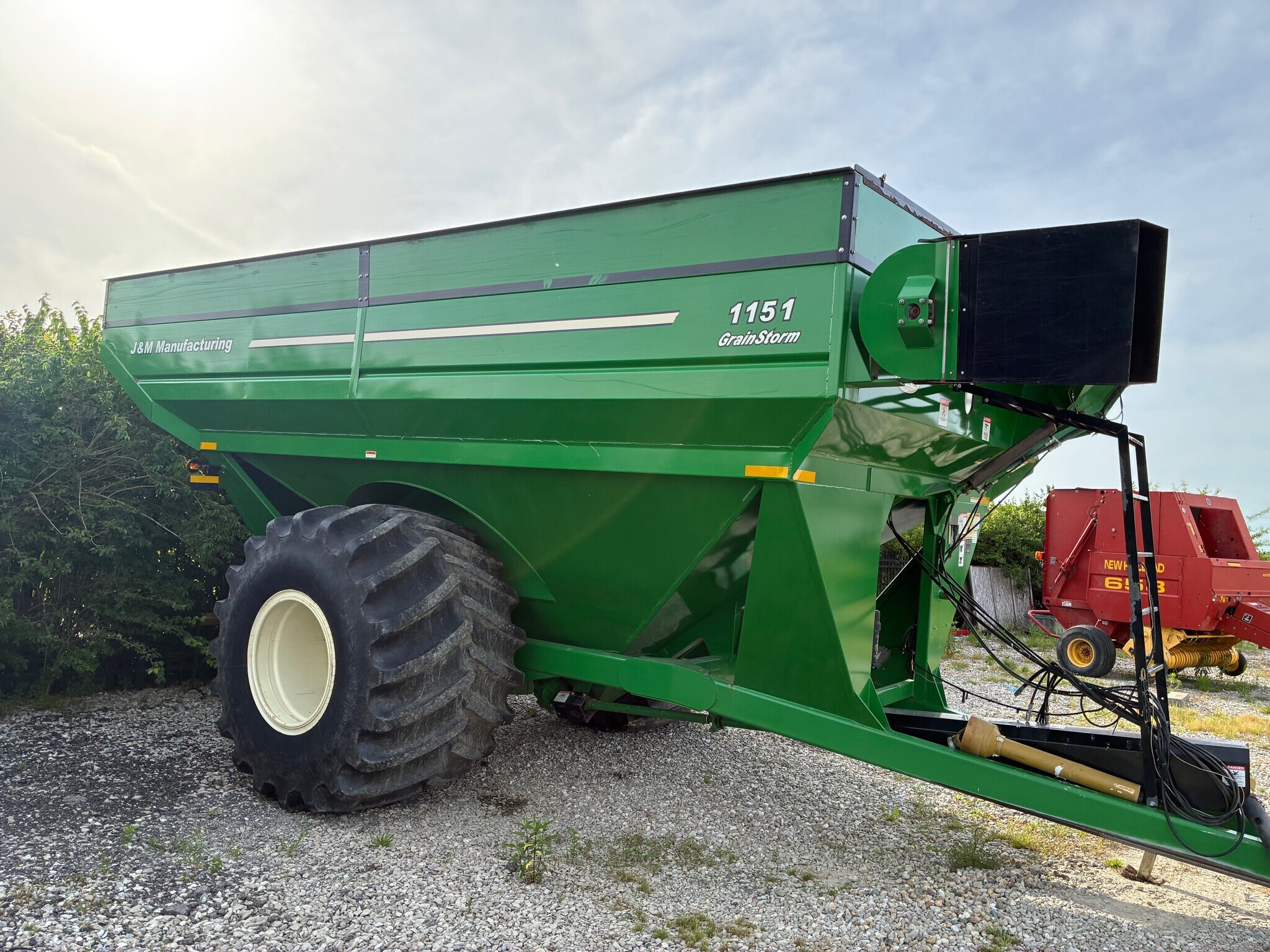  J&M 1151 Grain Cart