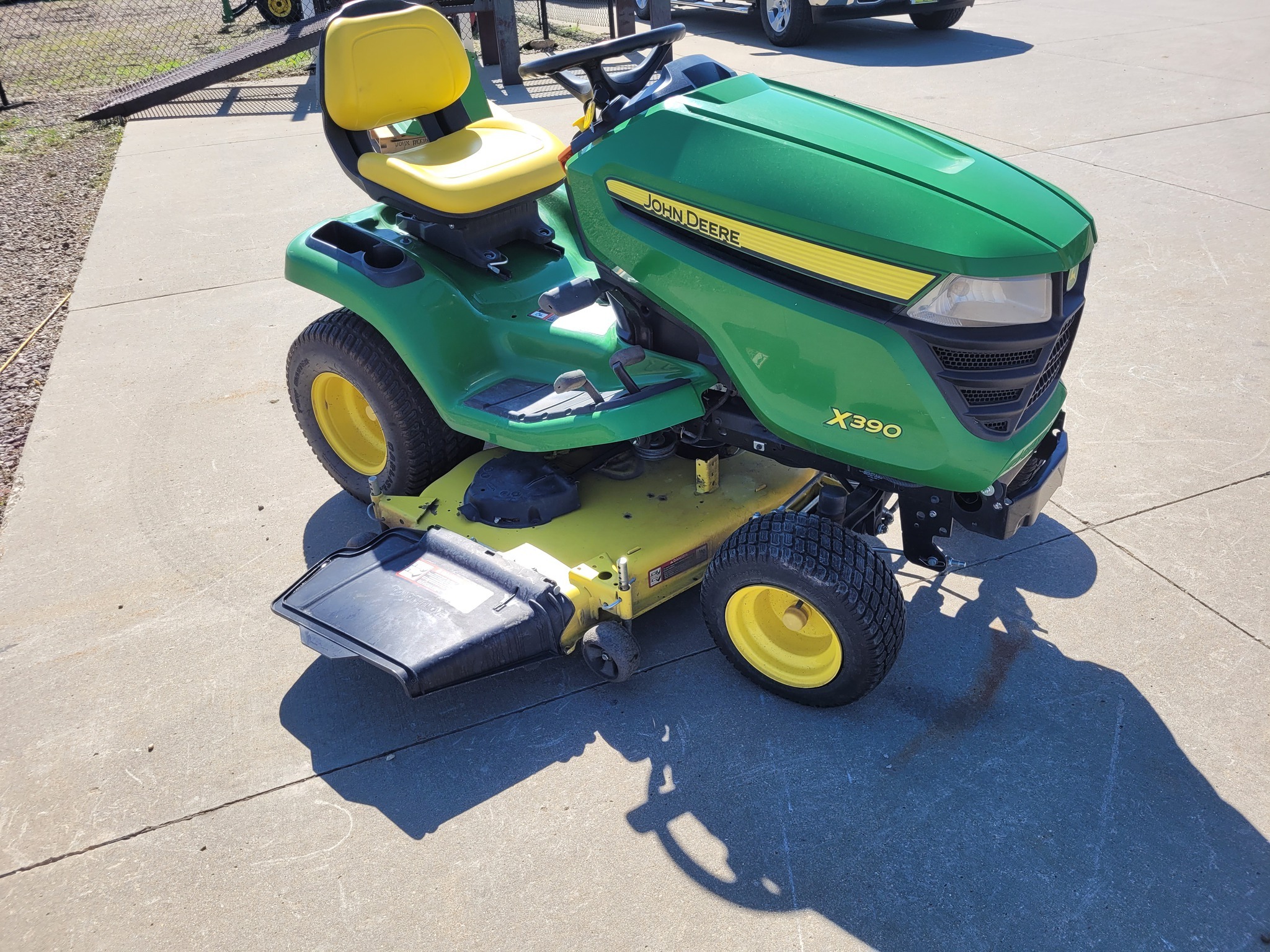 2019 John Deere X390 Lawn Mower