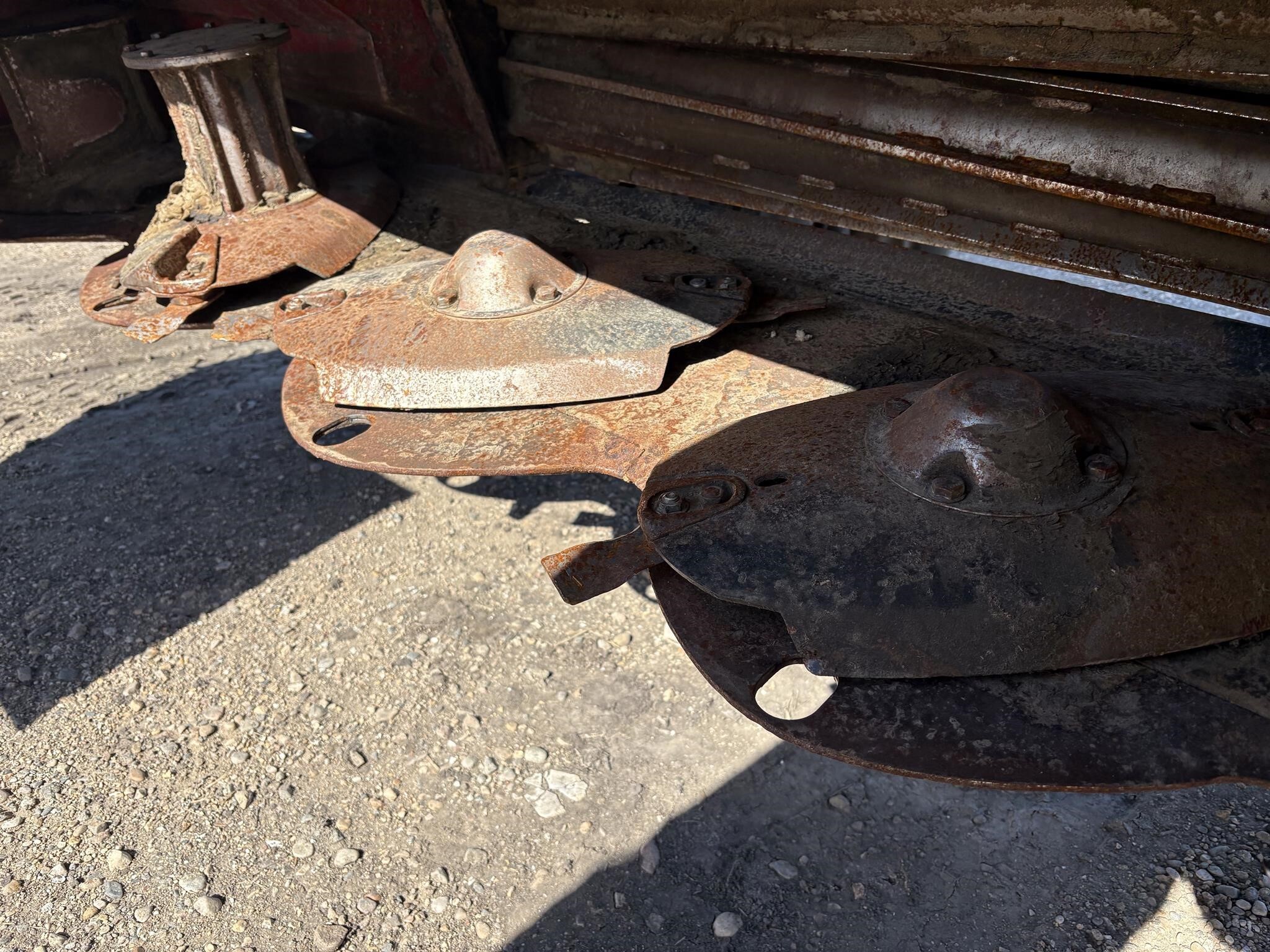 2021 MacDon R116PT Pull-Type Windrowers and Swather
