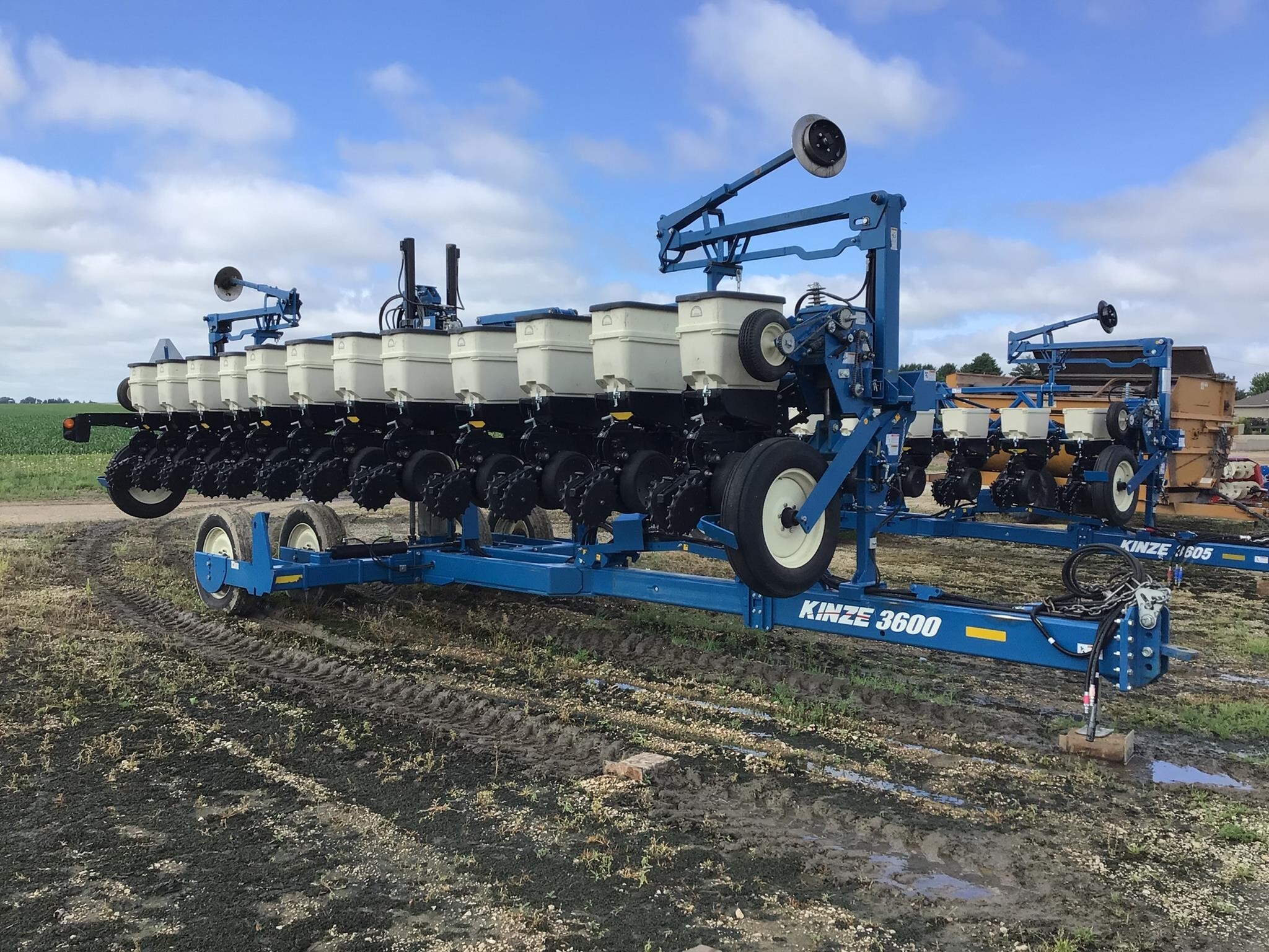 2019 Kinze 3600 Planter