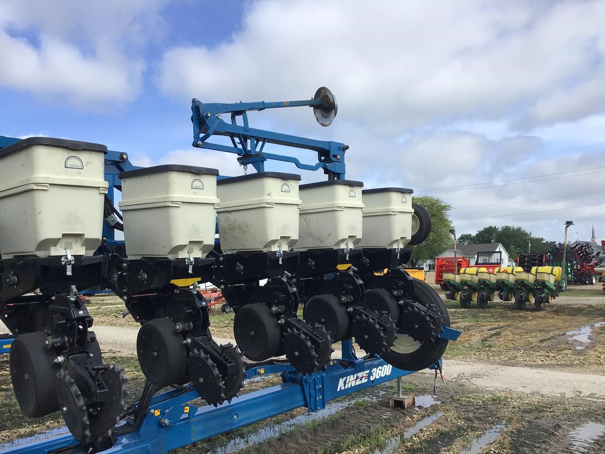 2019 Kinze 3600 Planter