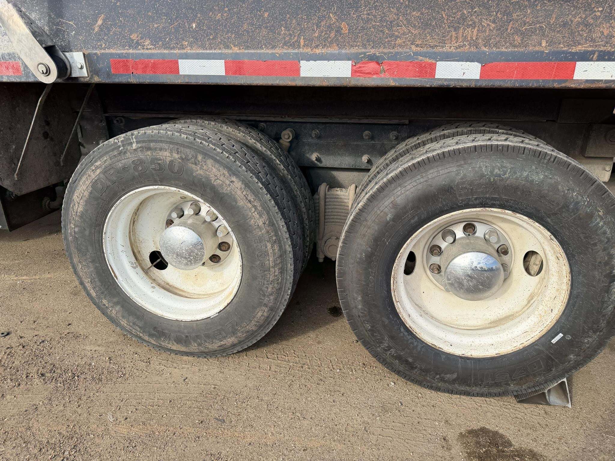 2006 Mack Granite CV713 Dump Trucks/Trailer