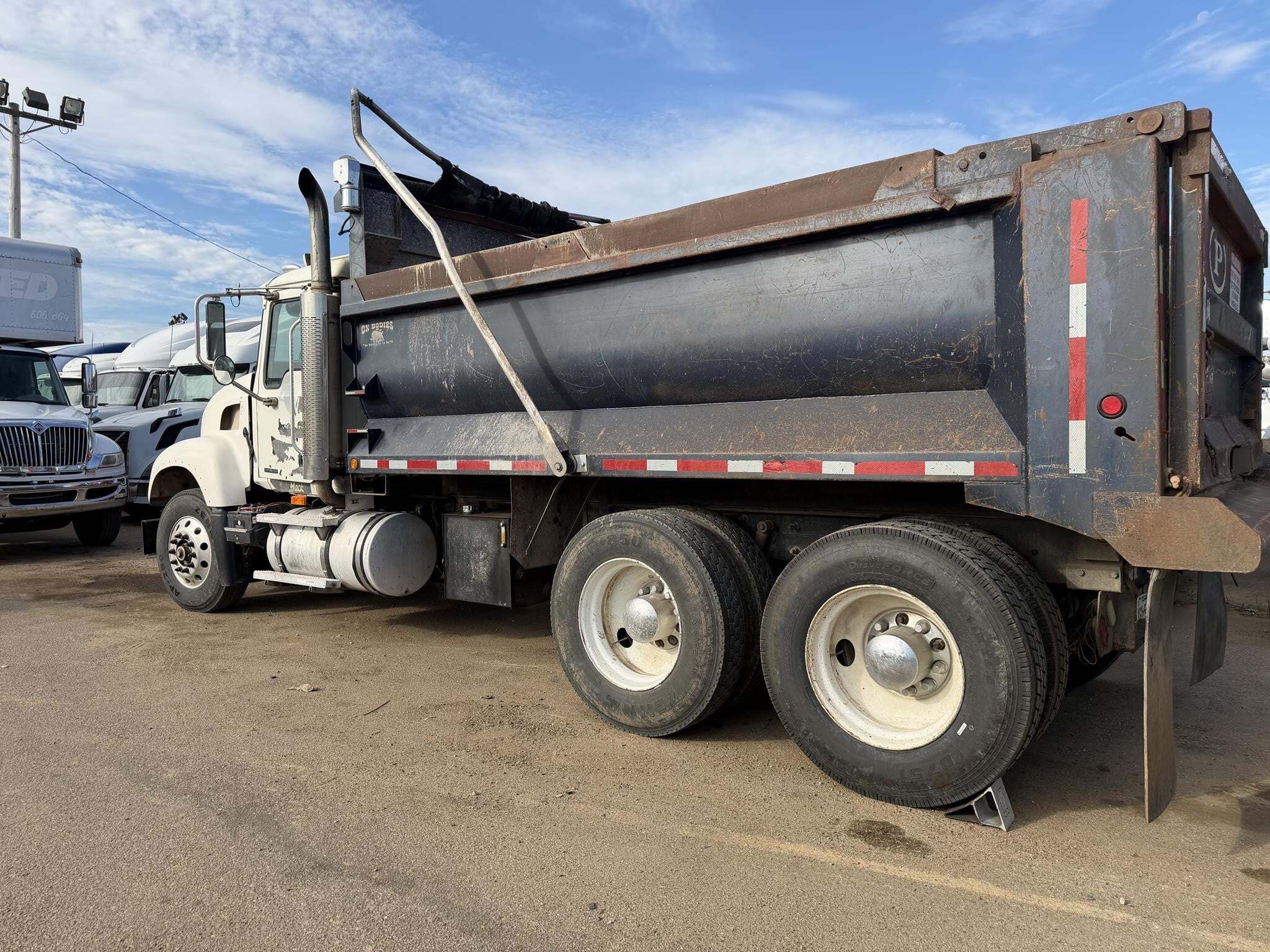 2006 Mack Granite CV713 Dump Trucks/Trailer