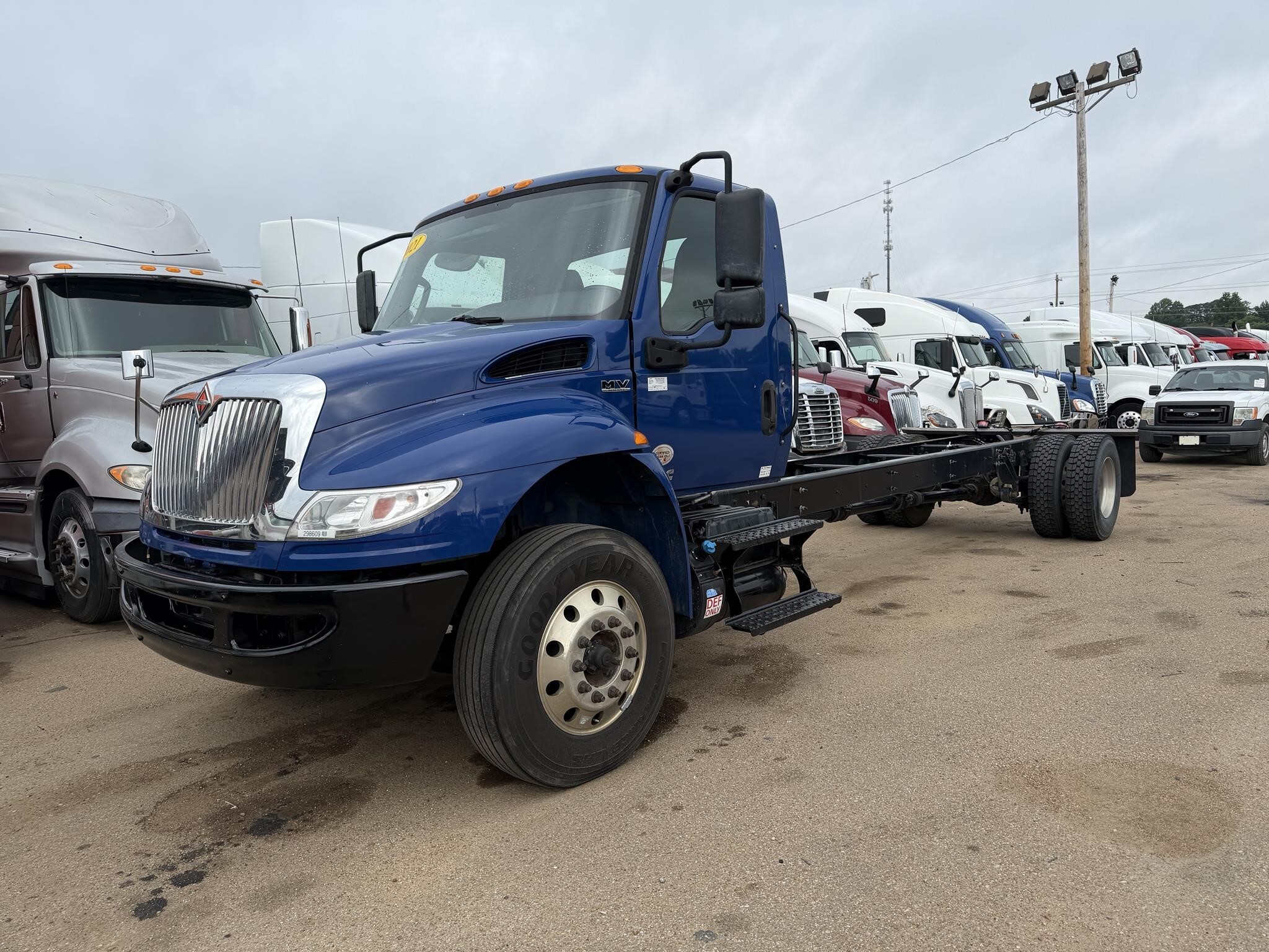 2021 International MV Box Trucks/Trailer