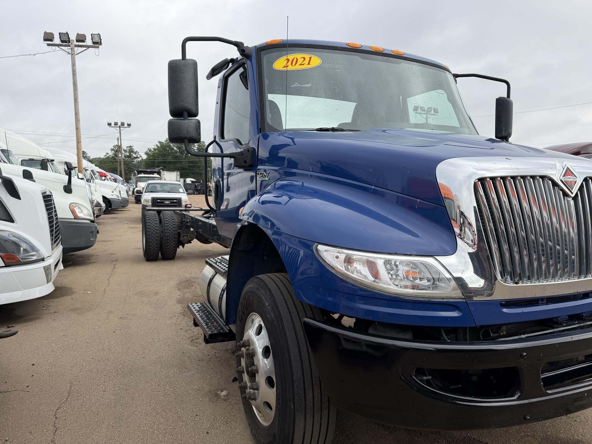 2021 International MV Box Trucks/Trailer
