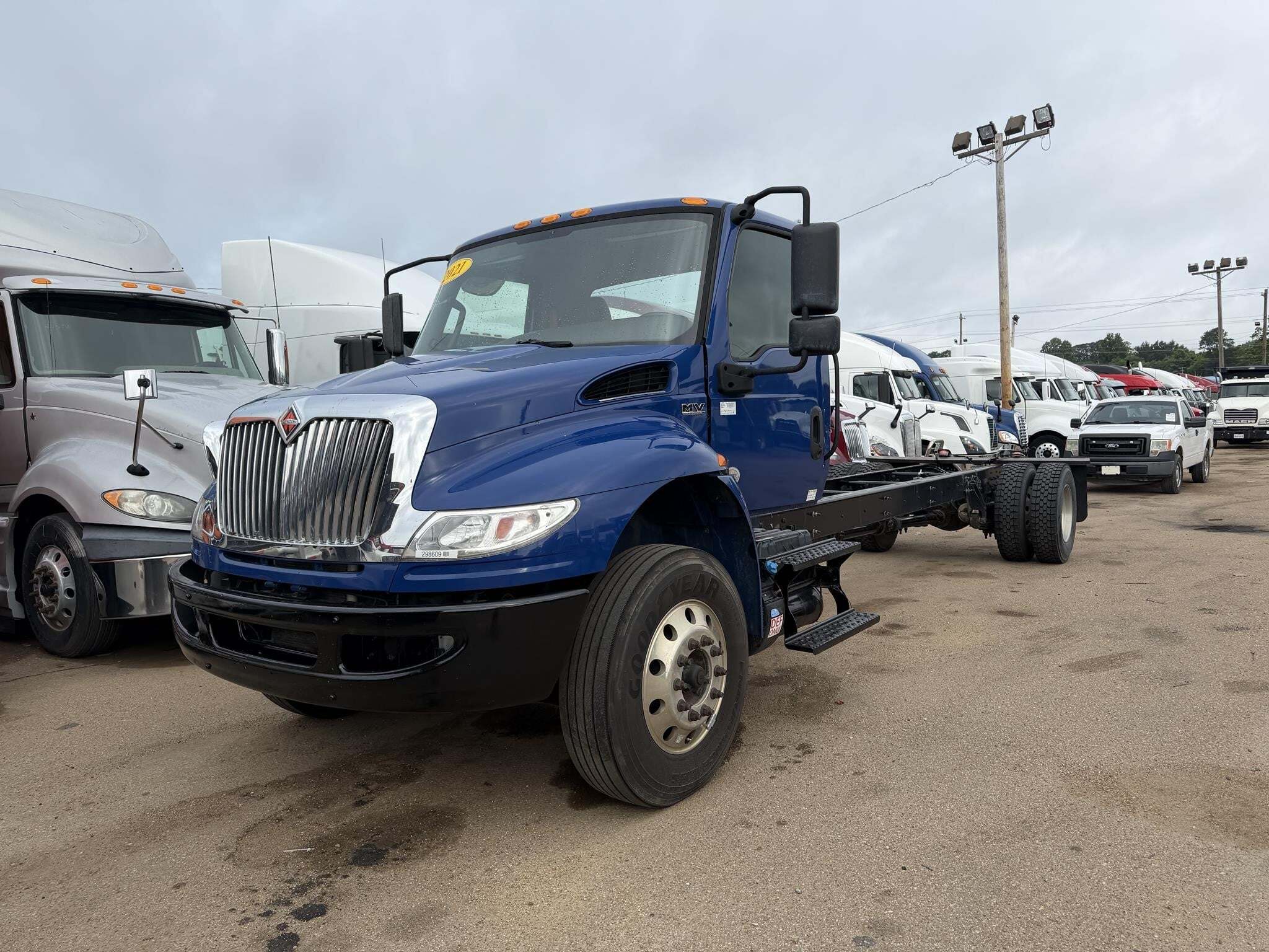 2021 International MV Box Trucks/Trailer