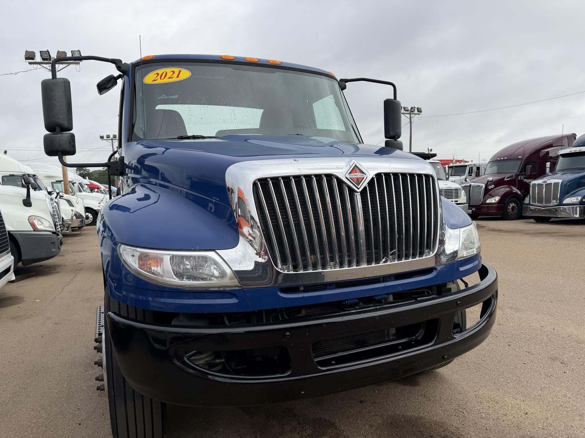 2021 International MV Box Trucks/Trailer