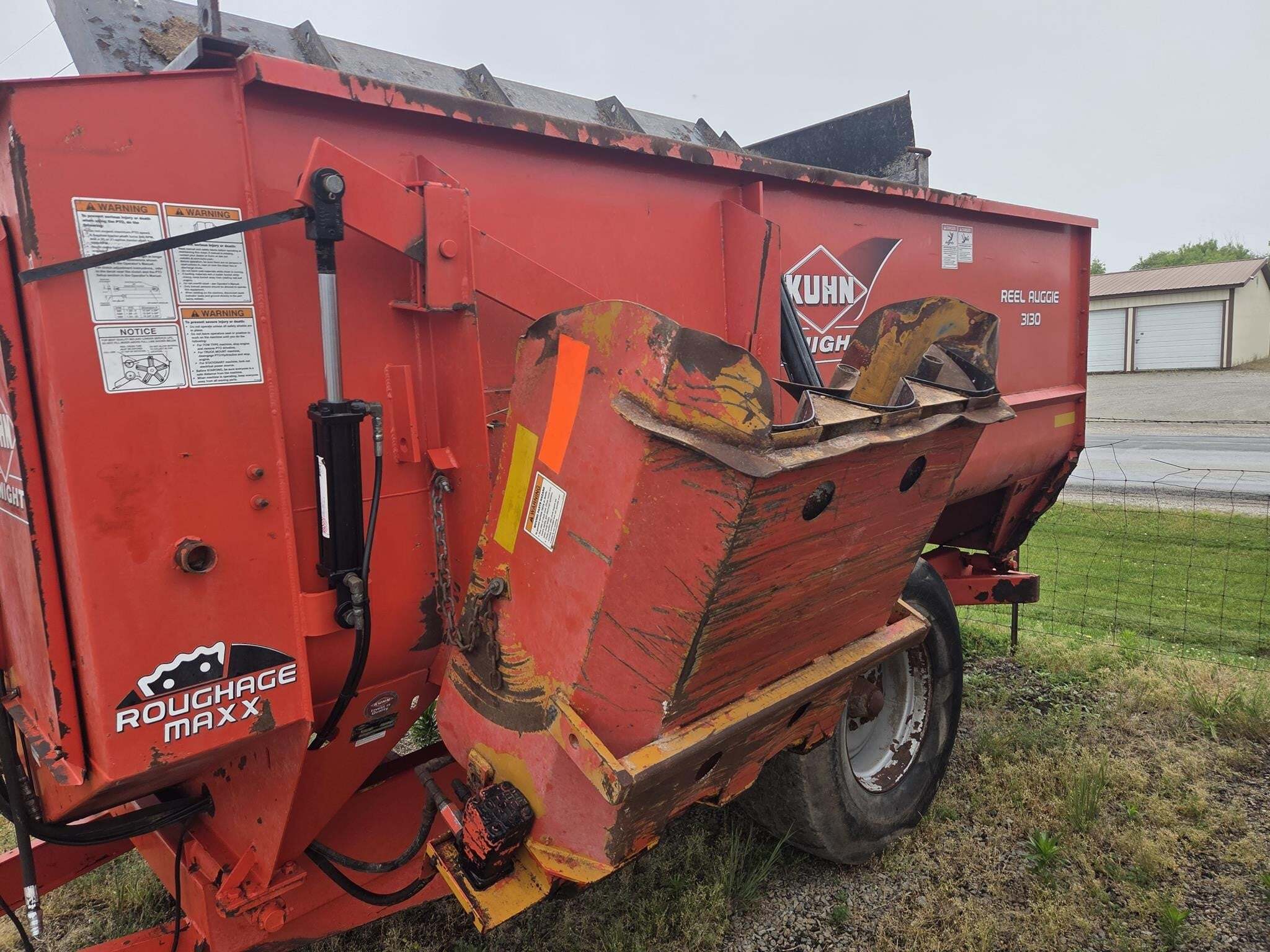 2014 Kuhn Knight 3130 Grinders and Mixer