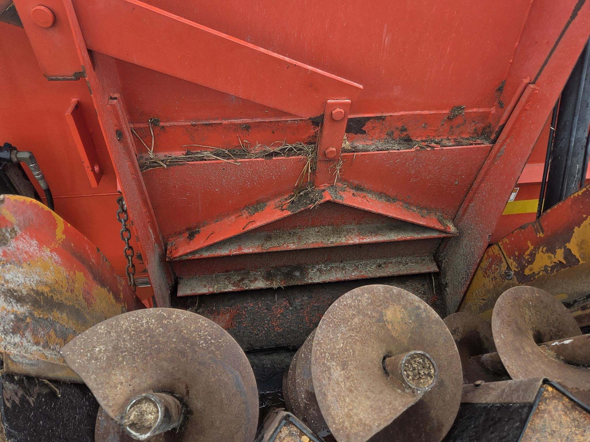2014 Kuhn Knight 3130 Grinders and Mixer