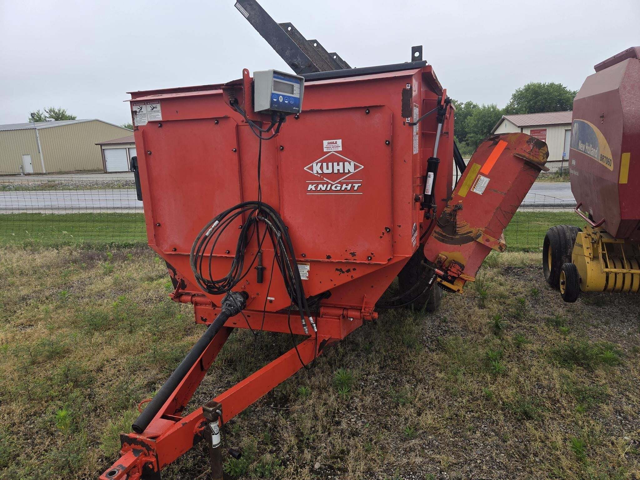 2014 Kuhn Knight 3130 Grinders and Mixer