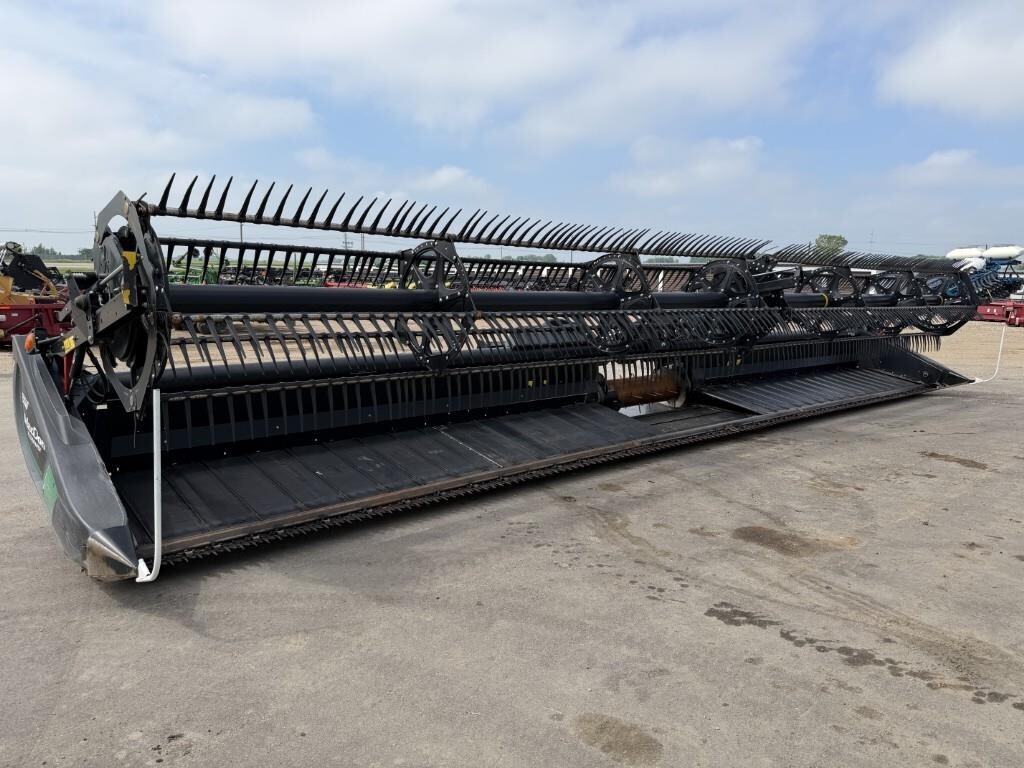 2019 MacDon FD140 Platform