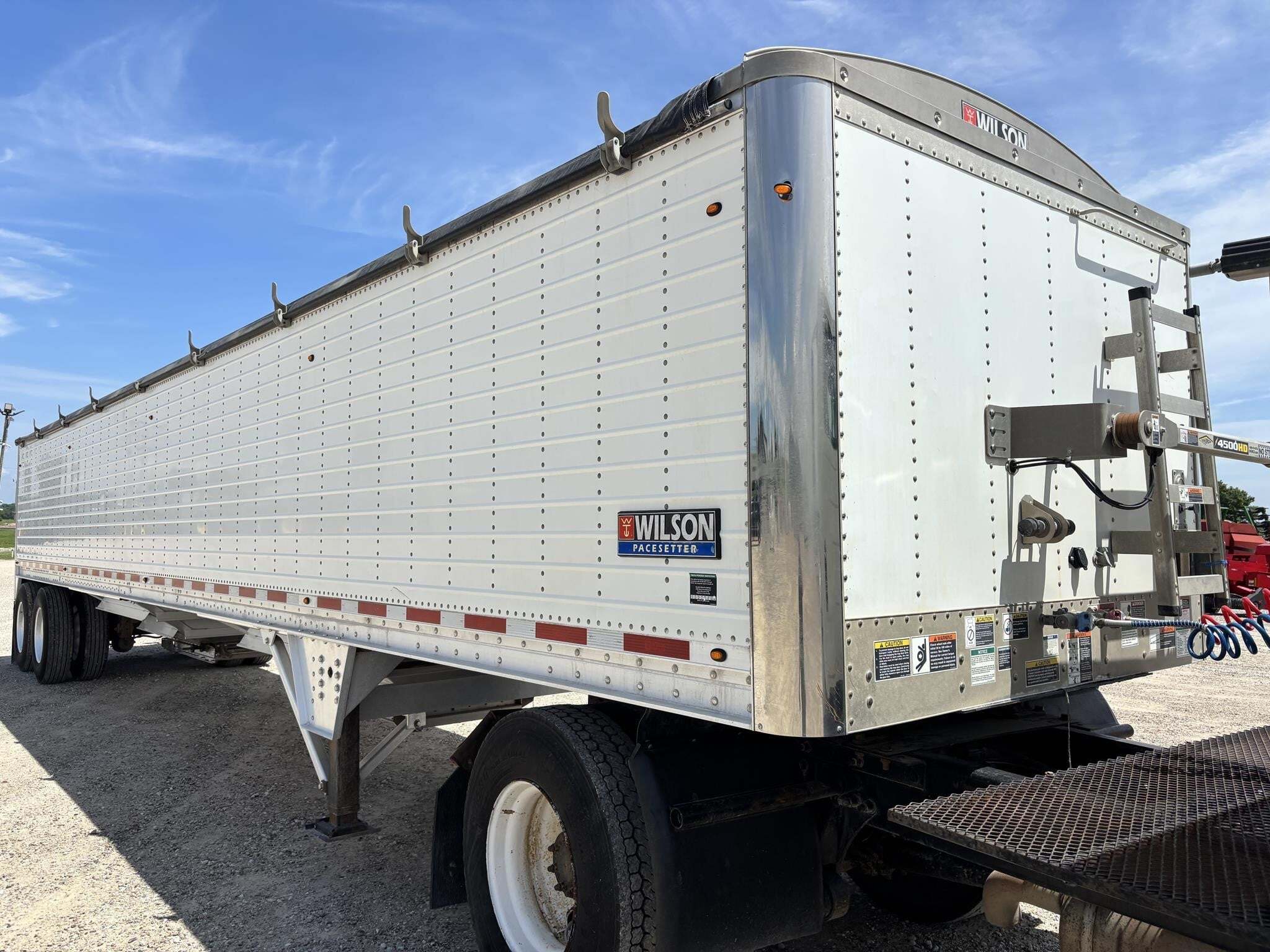2019 Wilson DWH-650 Grain Trailer