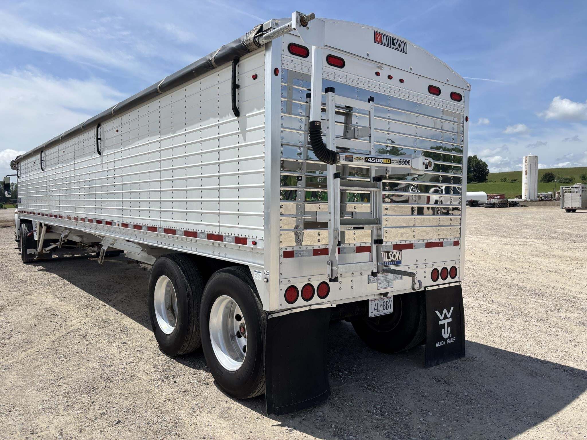 2019 Wilson DWH-650 Grain Trailer