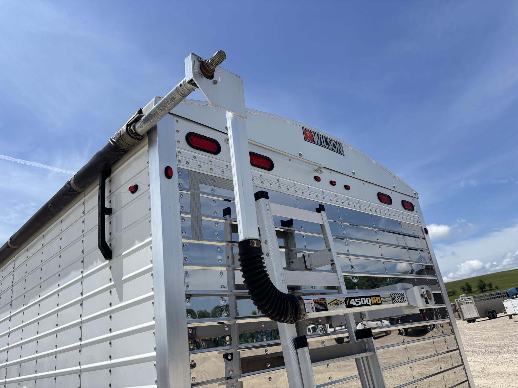 2019 Wilson DWH-650 Grain Trailer