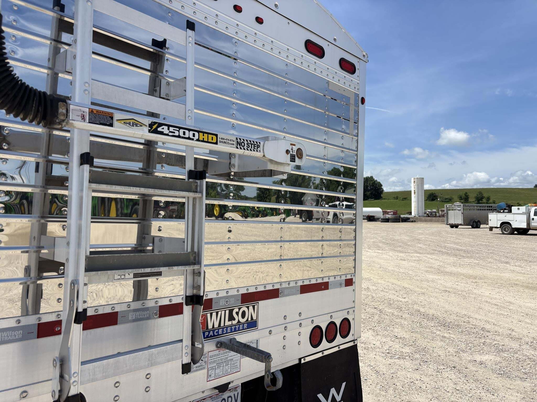 2019 Wilson DWH-650 Grain Trailer