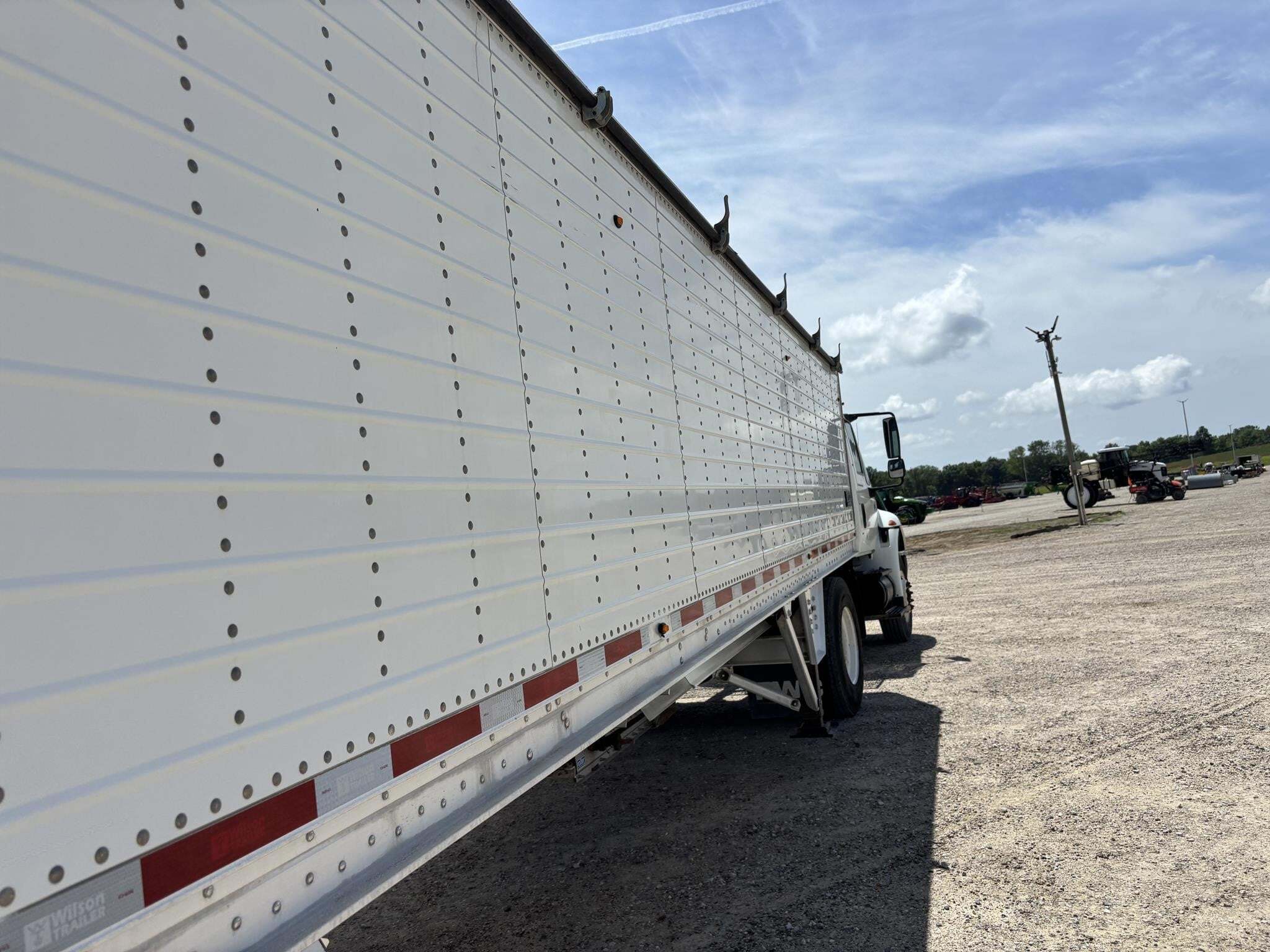 2019 Wilson DWH-650 Grain Trailer