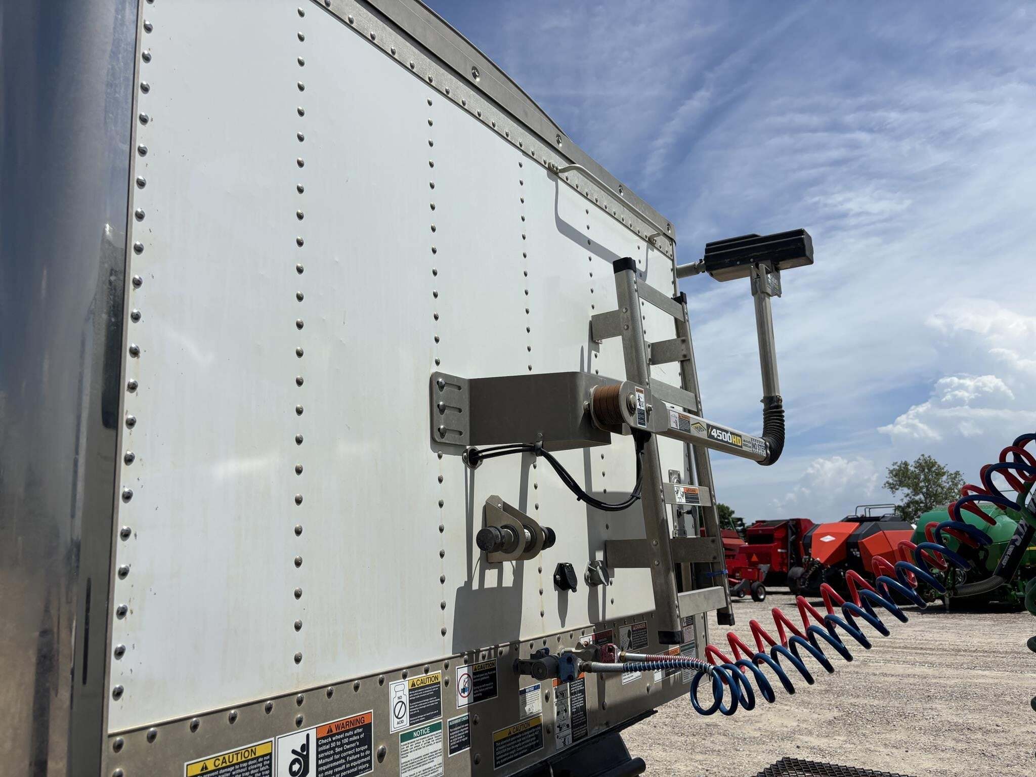 2019 Wilson DWH-650 Grain Trailer
