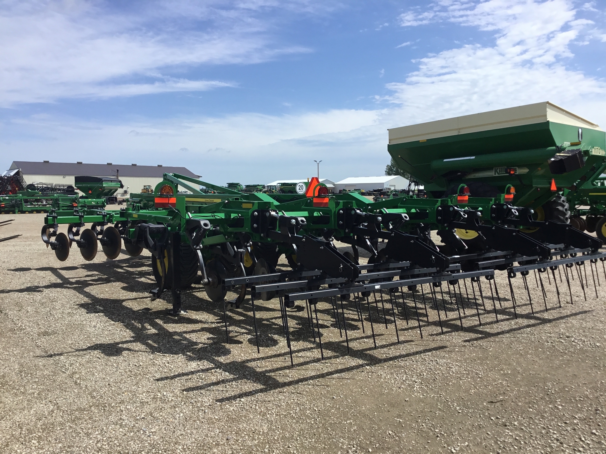2023 John Deere 2730 Disk Chisel